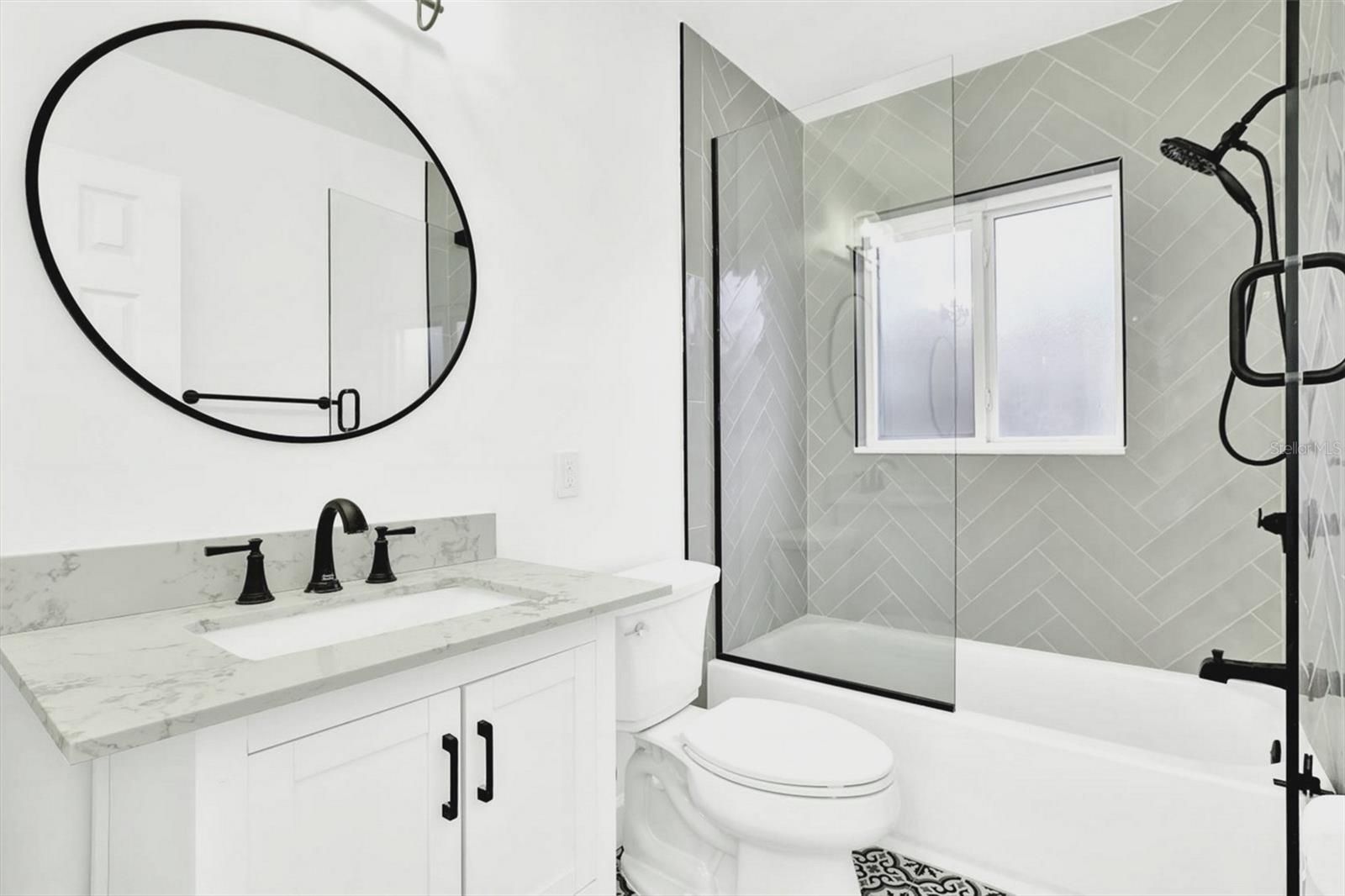 Image 12 of 34 For 4510 Helena Street Ne