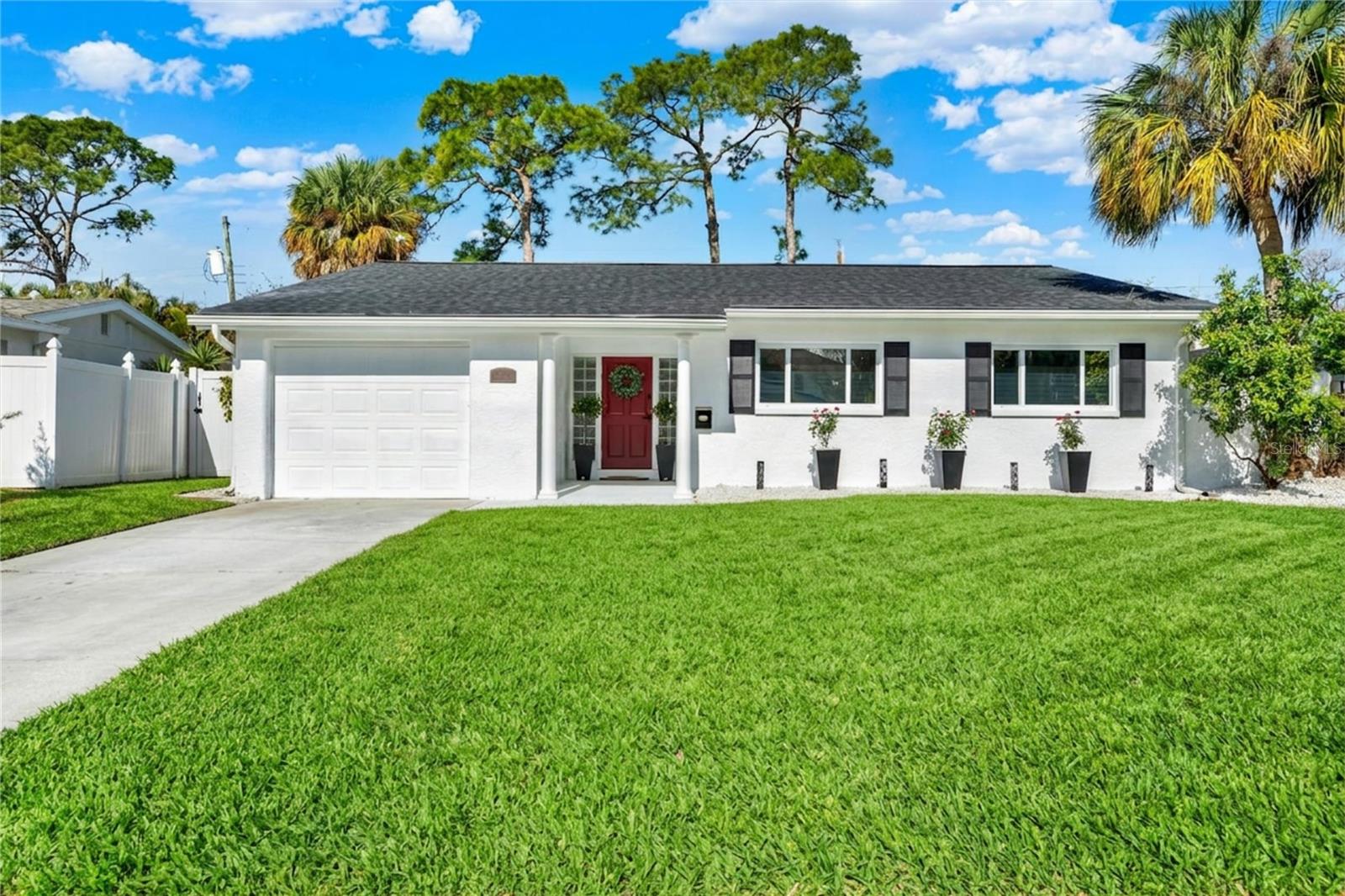 Image 2 of 34 For 4510 Helena Street Ne