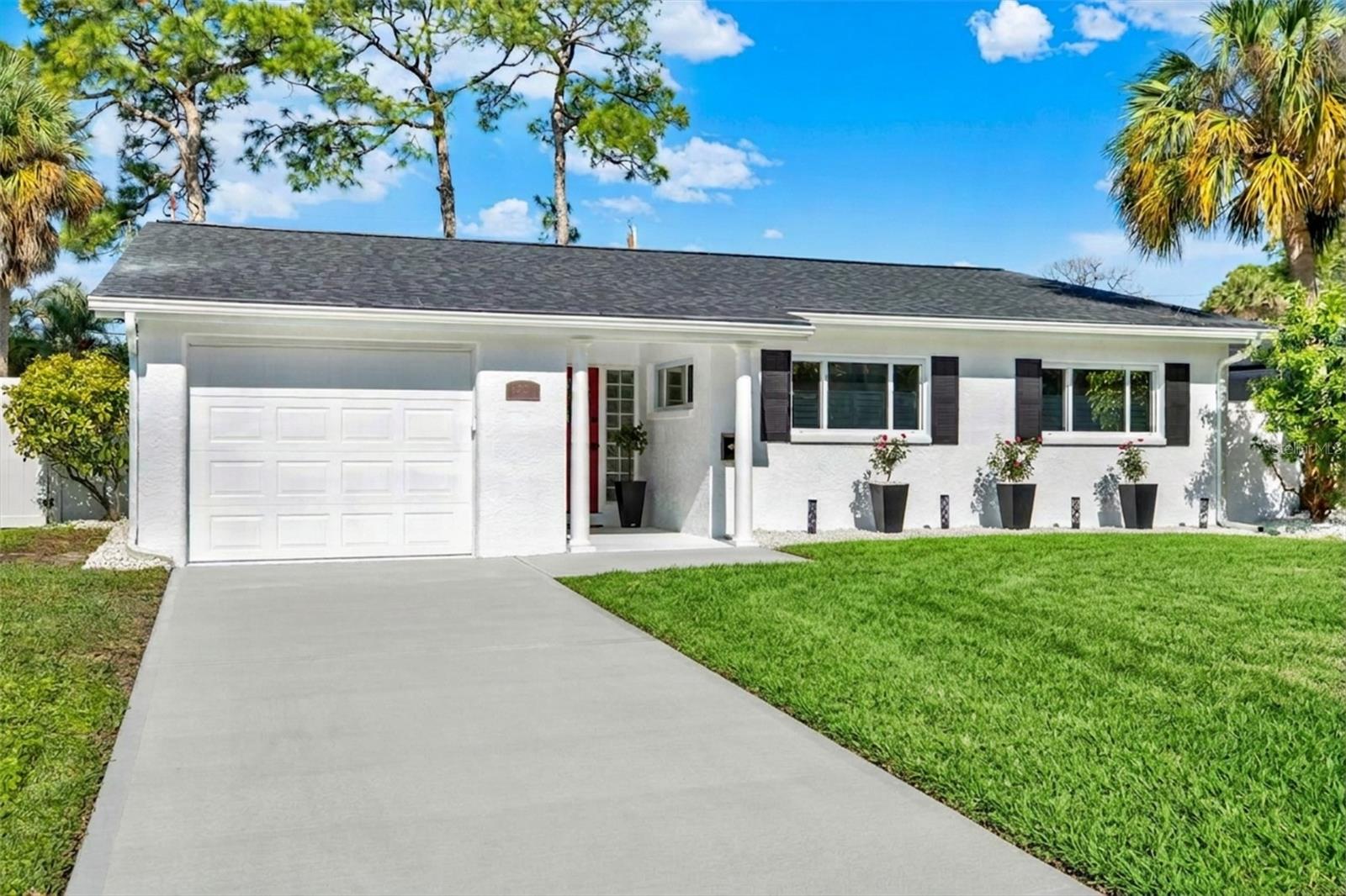 Image 3 of 34 For 4510 Helena Street Ne