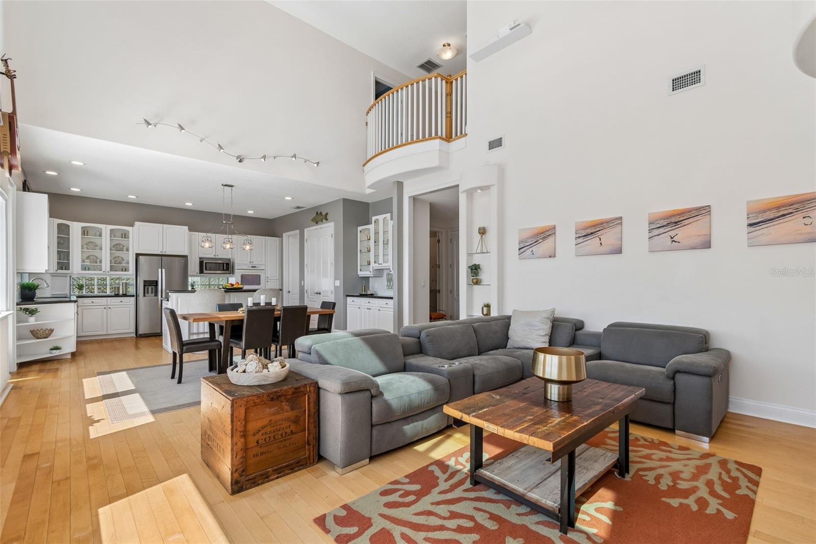 Image 19 of 93 For 874 Bay Point Drive