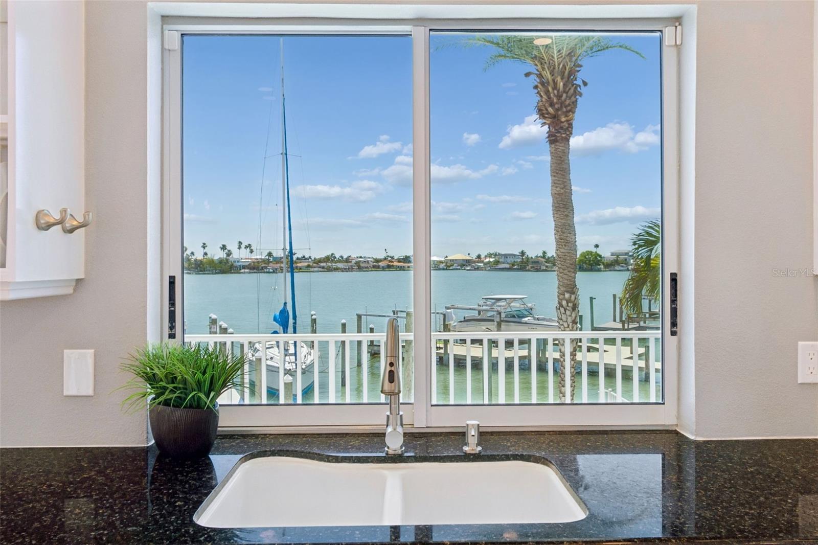 Image 24 of 93 For 874 Bay Point Drive