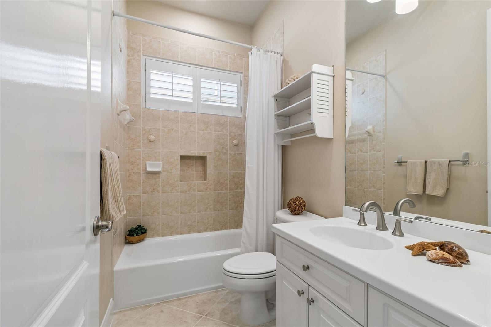 Image 32 of 93 For 874 Bay Point Drive