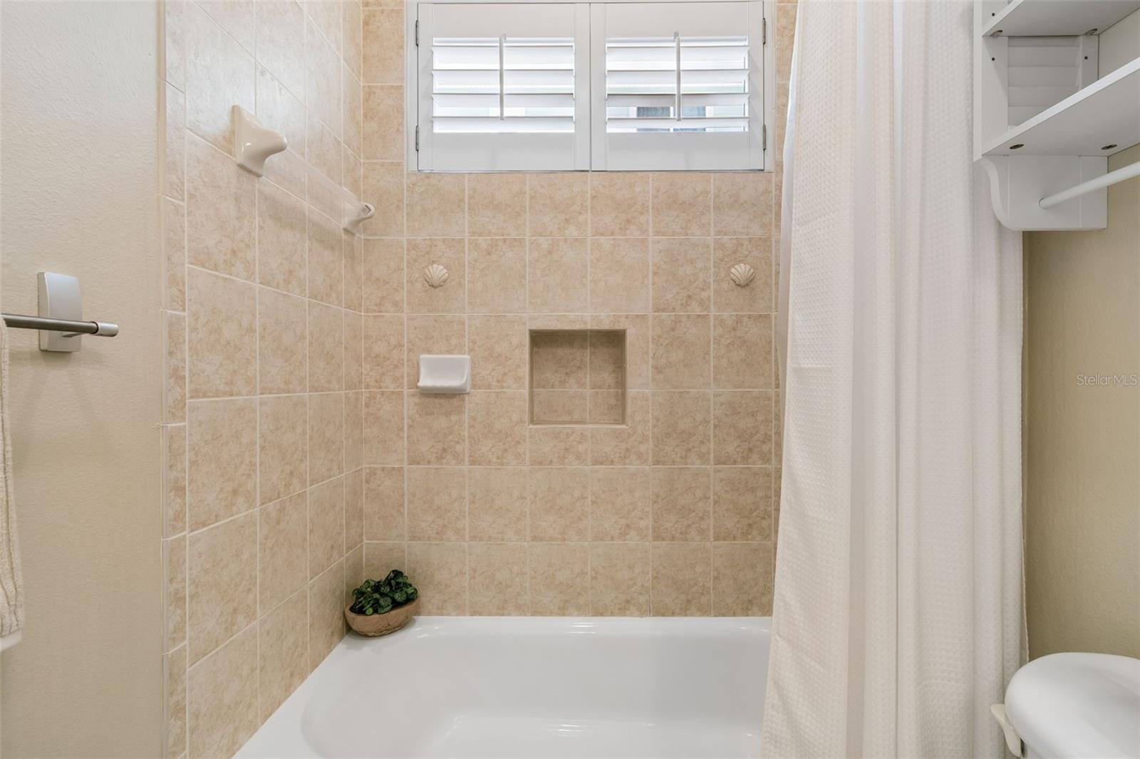 Image 33 of 93 For 874 Bay Point Drive