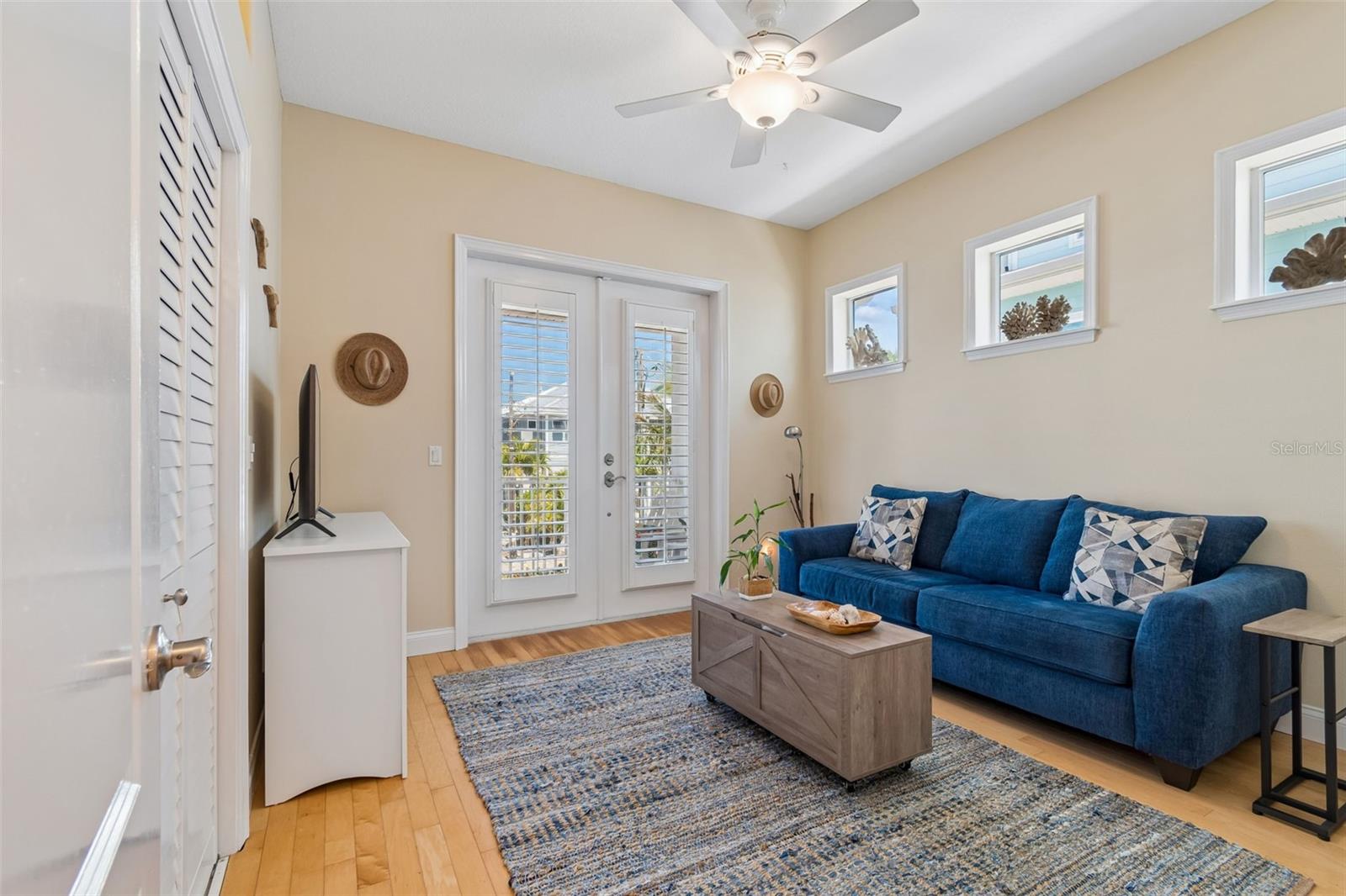 Image 34 of 93 For 874 Bay Point Drive