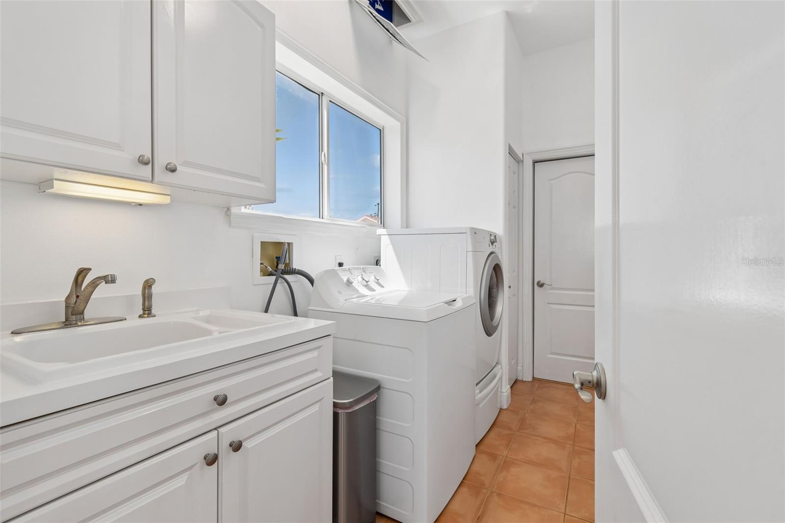 Image 59 of 93 For 874 Bay Point Drive