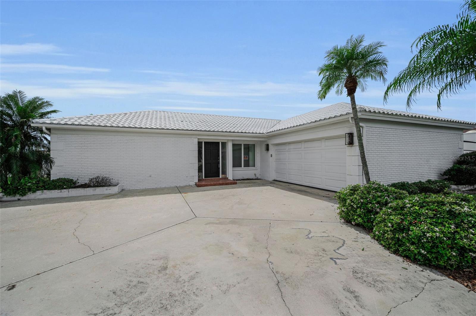 Listing photo id 15 for 11566 47th Avenue N