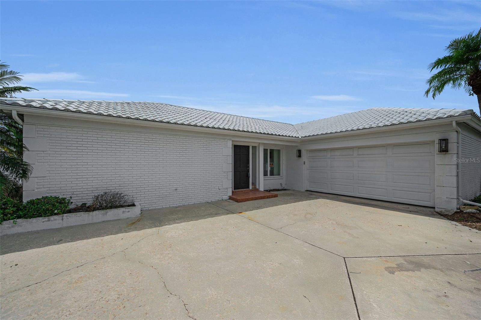 Listing photo id 16 for 11566 47th Avenue N