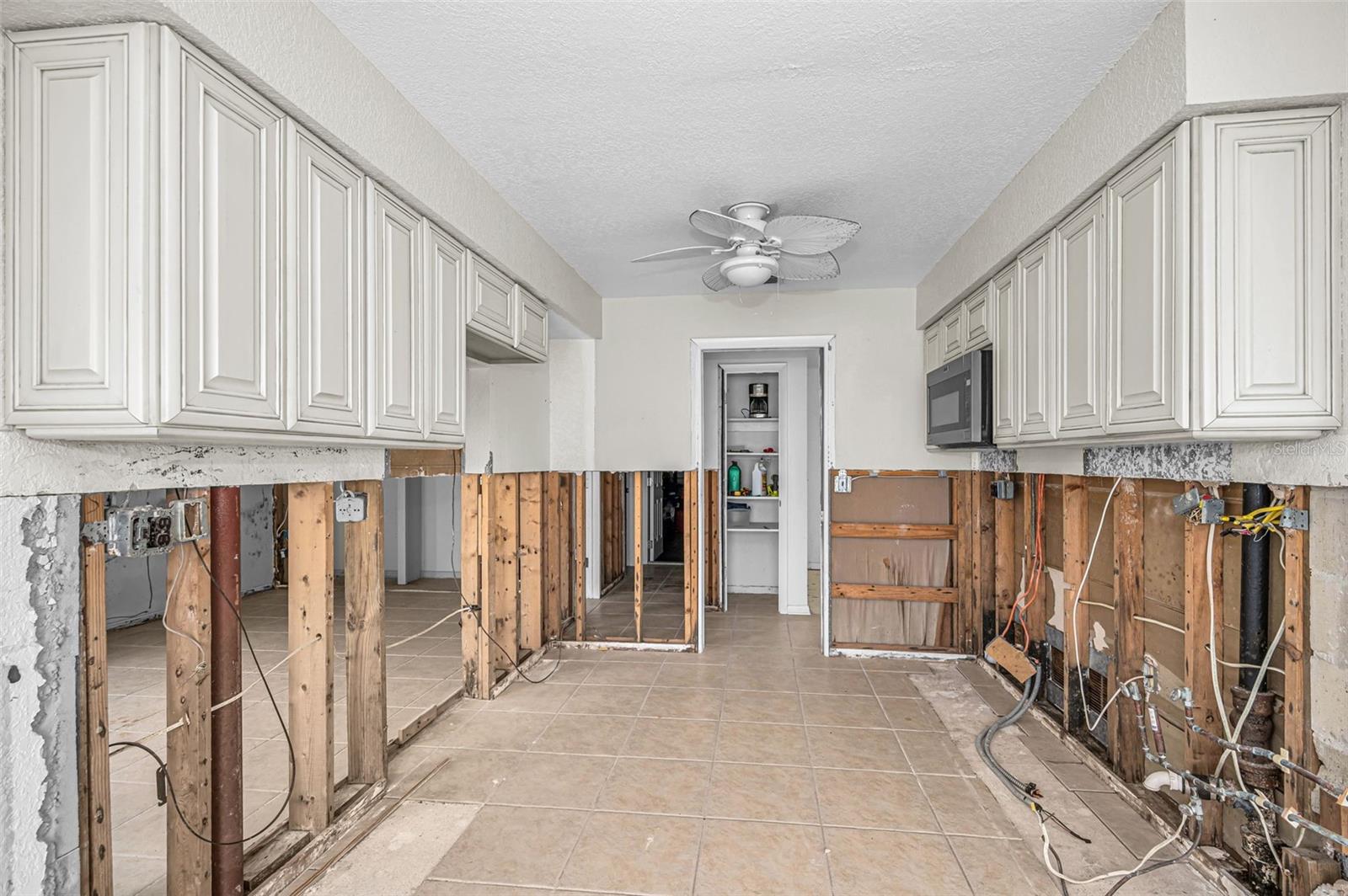 Listing photo id 26 for 11566 47th Avenue N