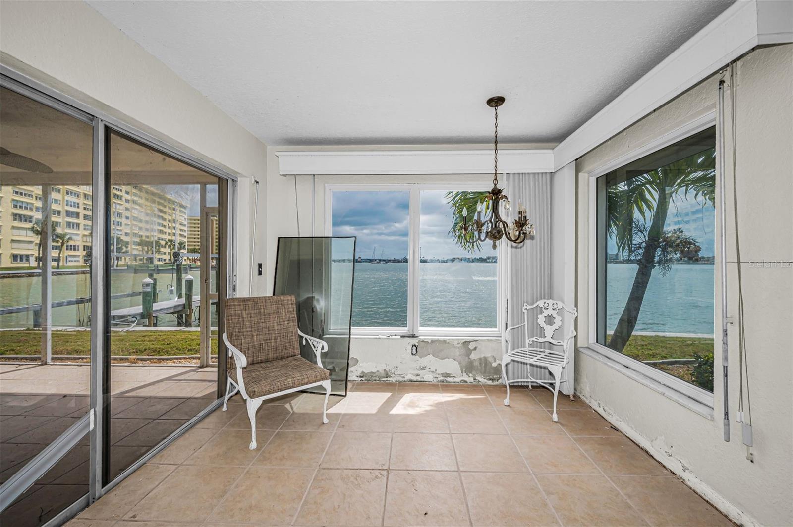 Listing photo id 28 for 11566 47th Avenue N