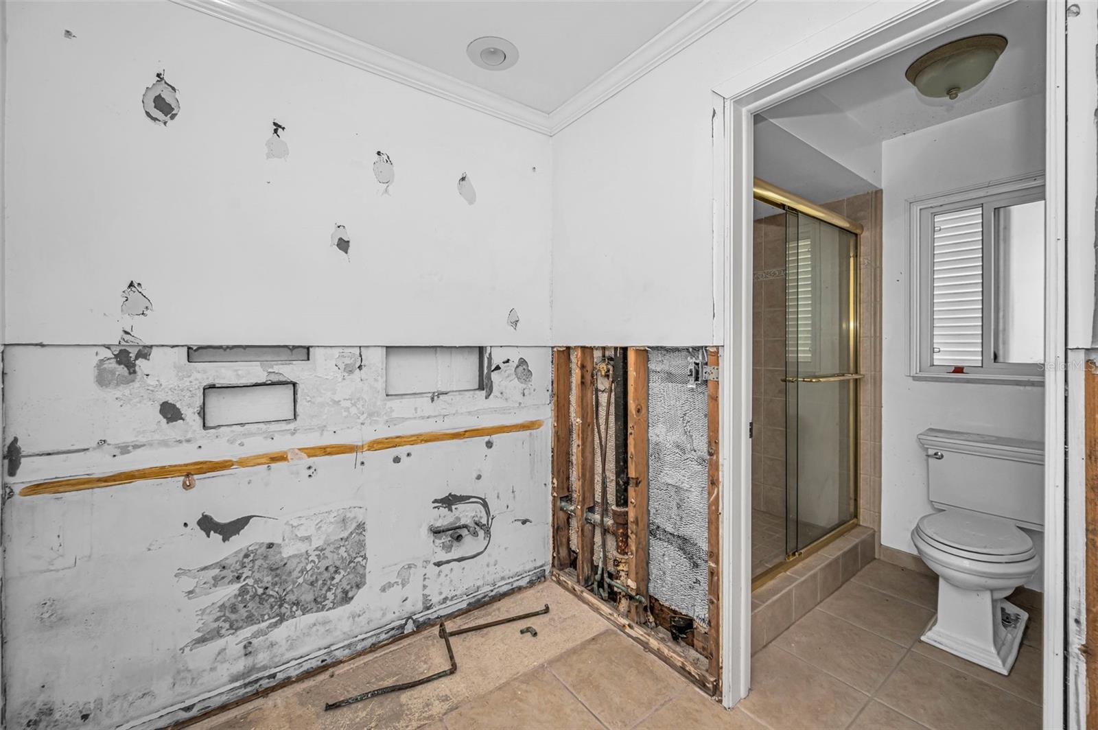 Listing photo id 32 for 11566 47th Avenue N