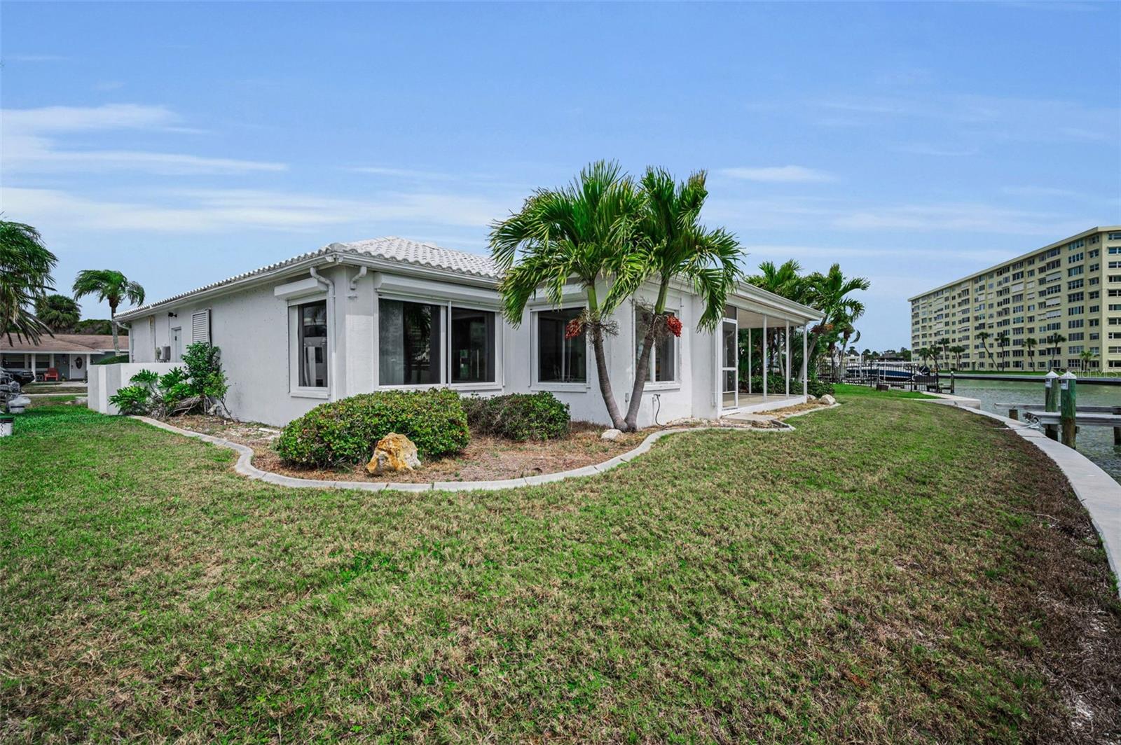 Listing photo id 46 for 11566 47th Avenue N