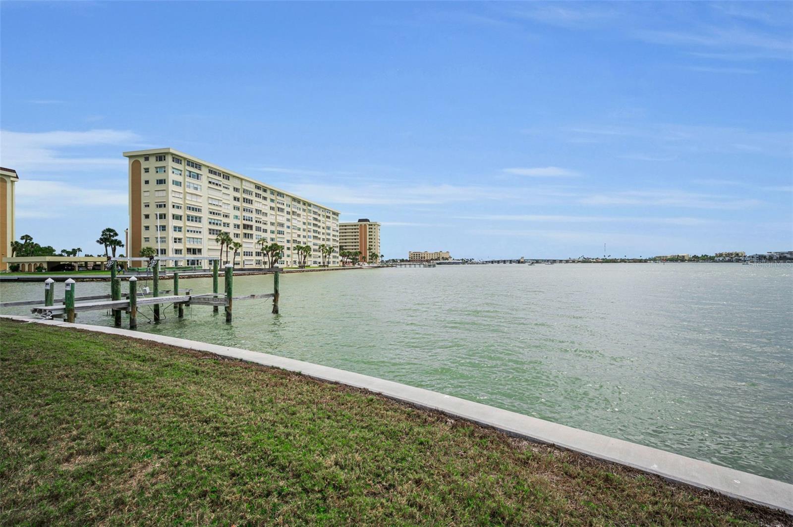 Listing photo id 47 for 11566 47th Avenue N