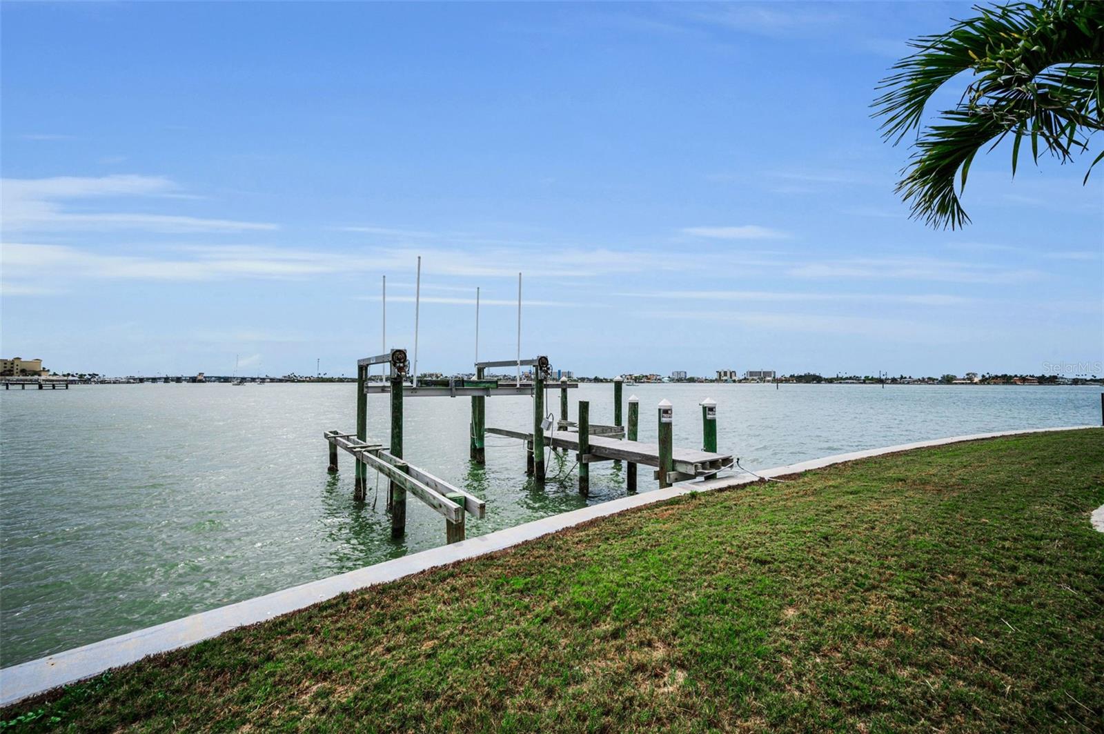 Listing photo id 54 for 11566 47th Avenue N