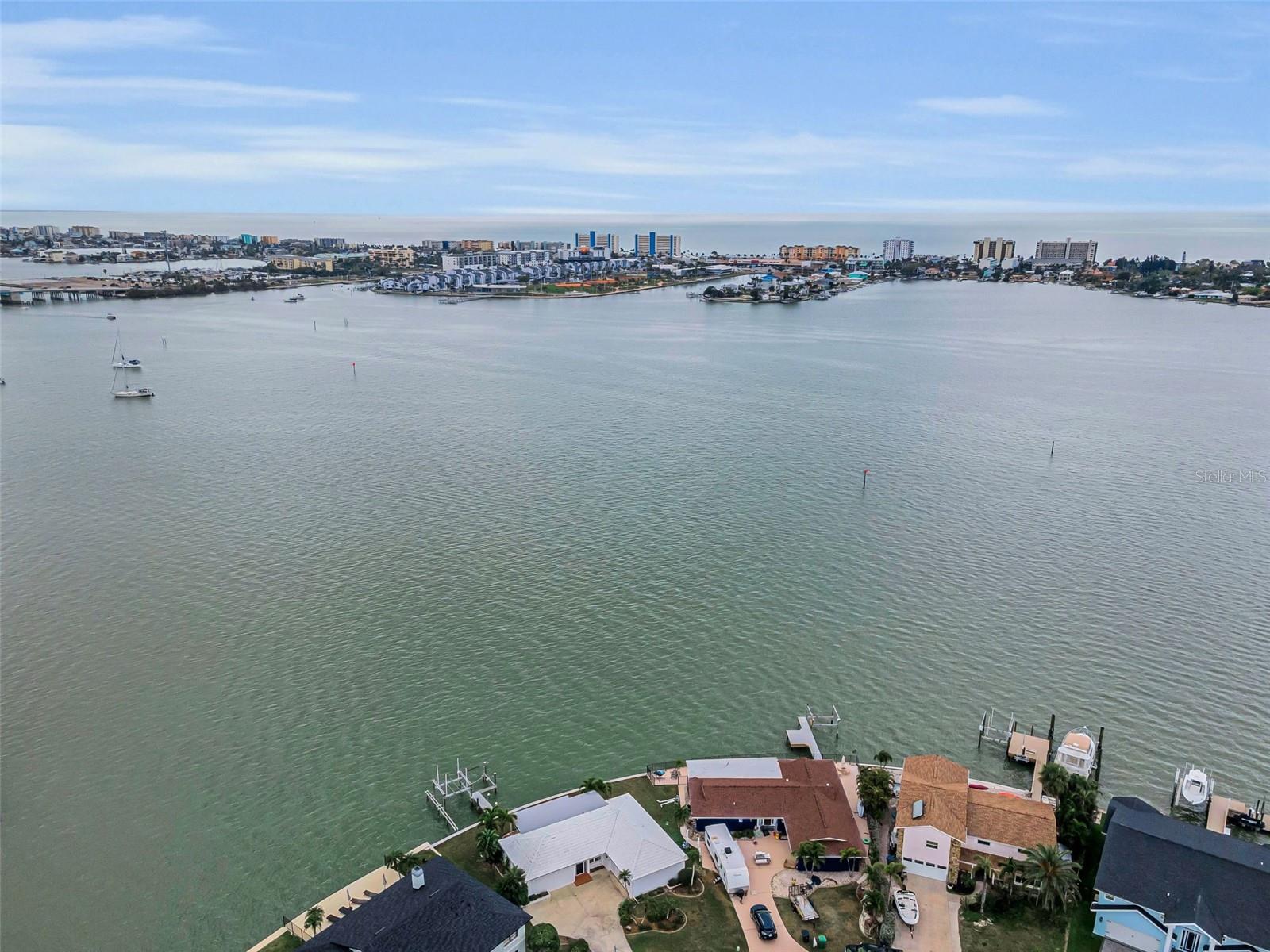 Listing photo id 5 for 11566 47th Avenue N