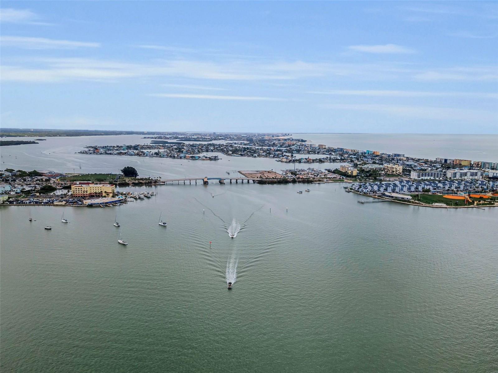 Listing photo id 6 for 11566 47th Avenue N