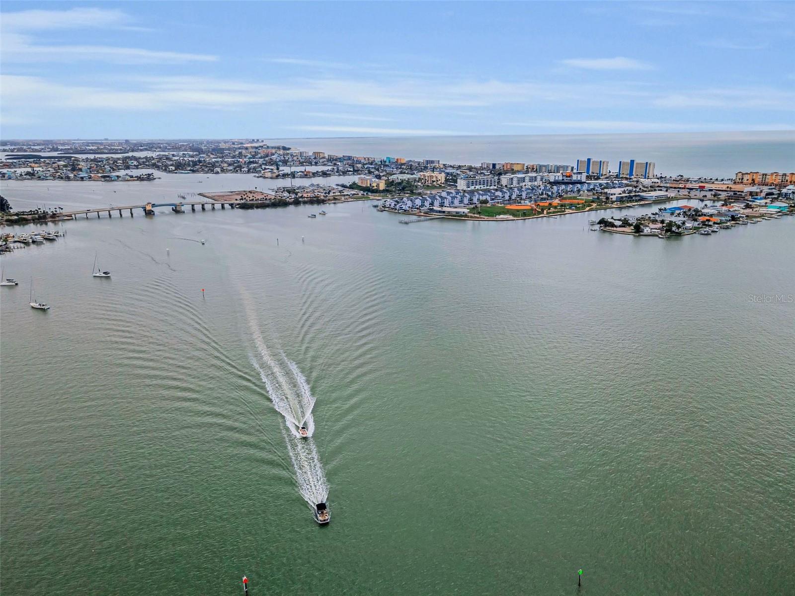 Listing photo id 7 for 11566 47th Avenue N