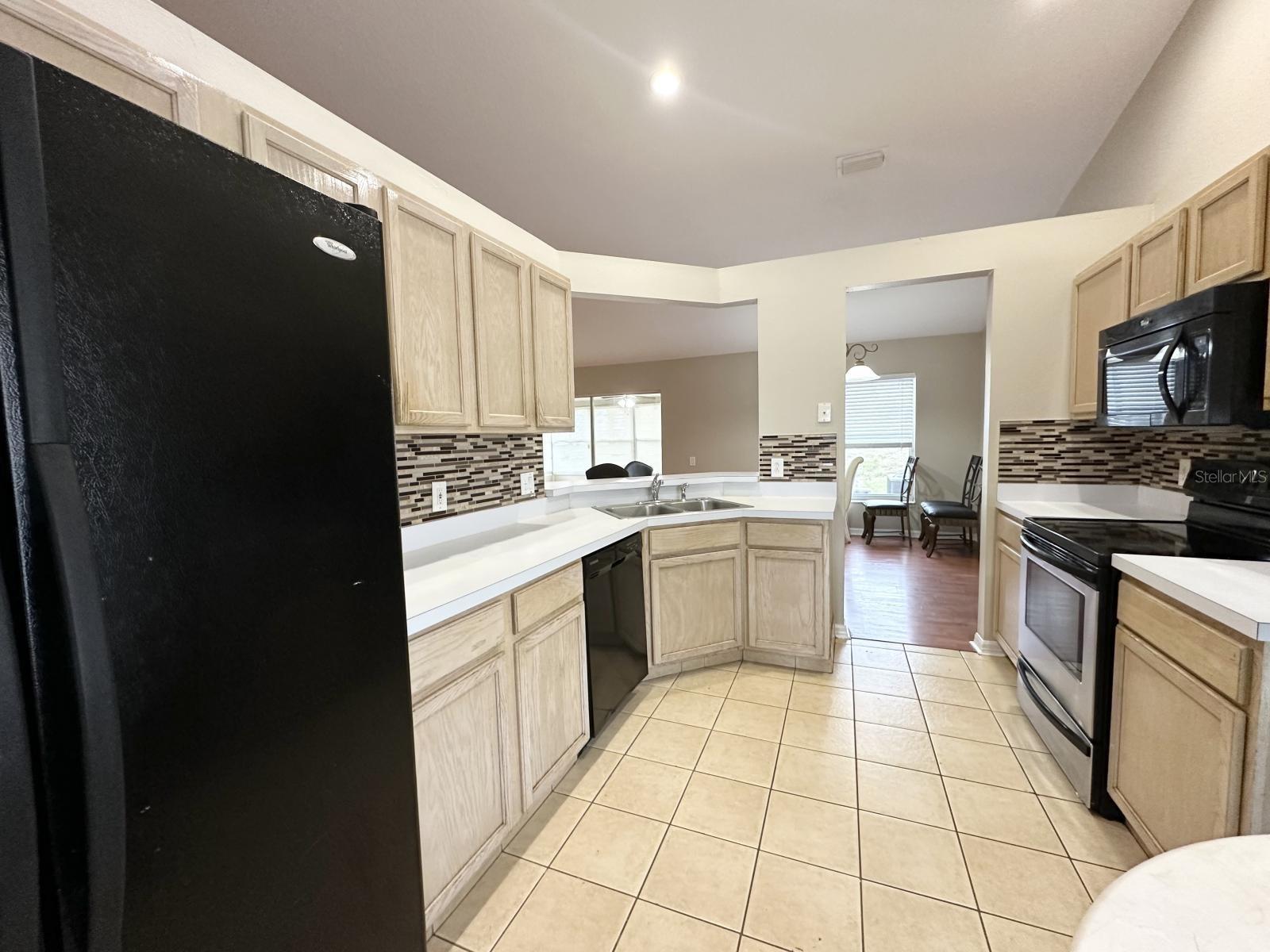 Image 5 of 14 For 931 Hunter Lane