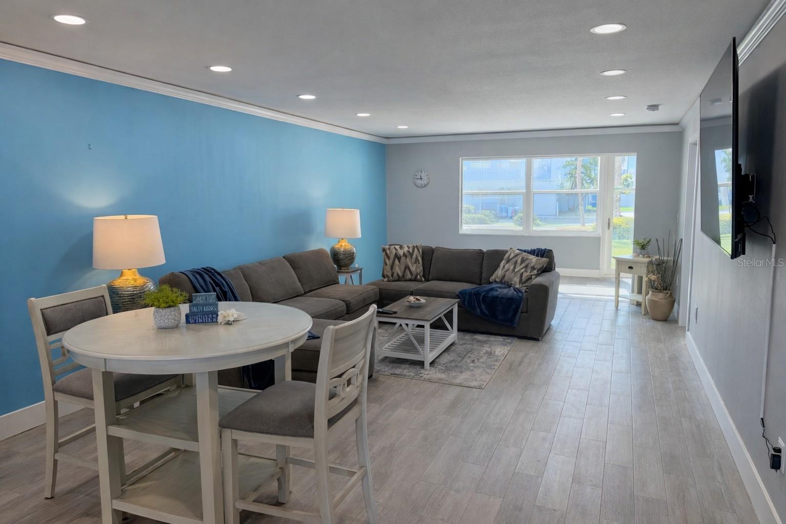 Image 6 of 28 For 5575 Gulf Boulevard 124