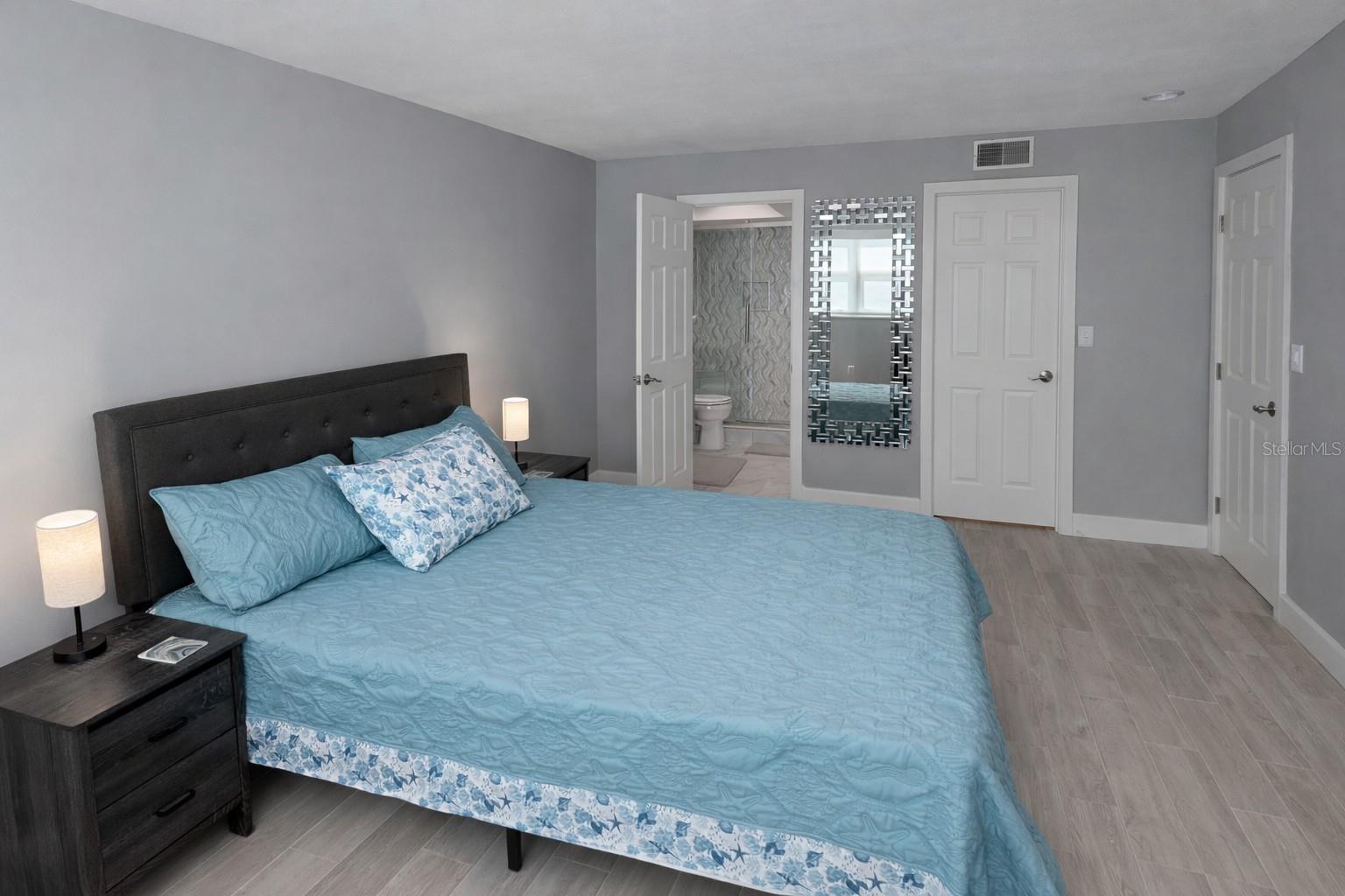 Image 9 of 28 For 5575 Gulf Boulevard 124