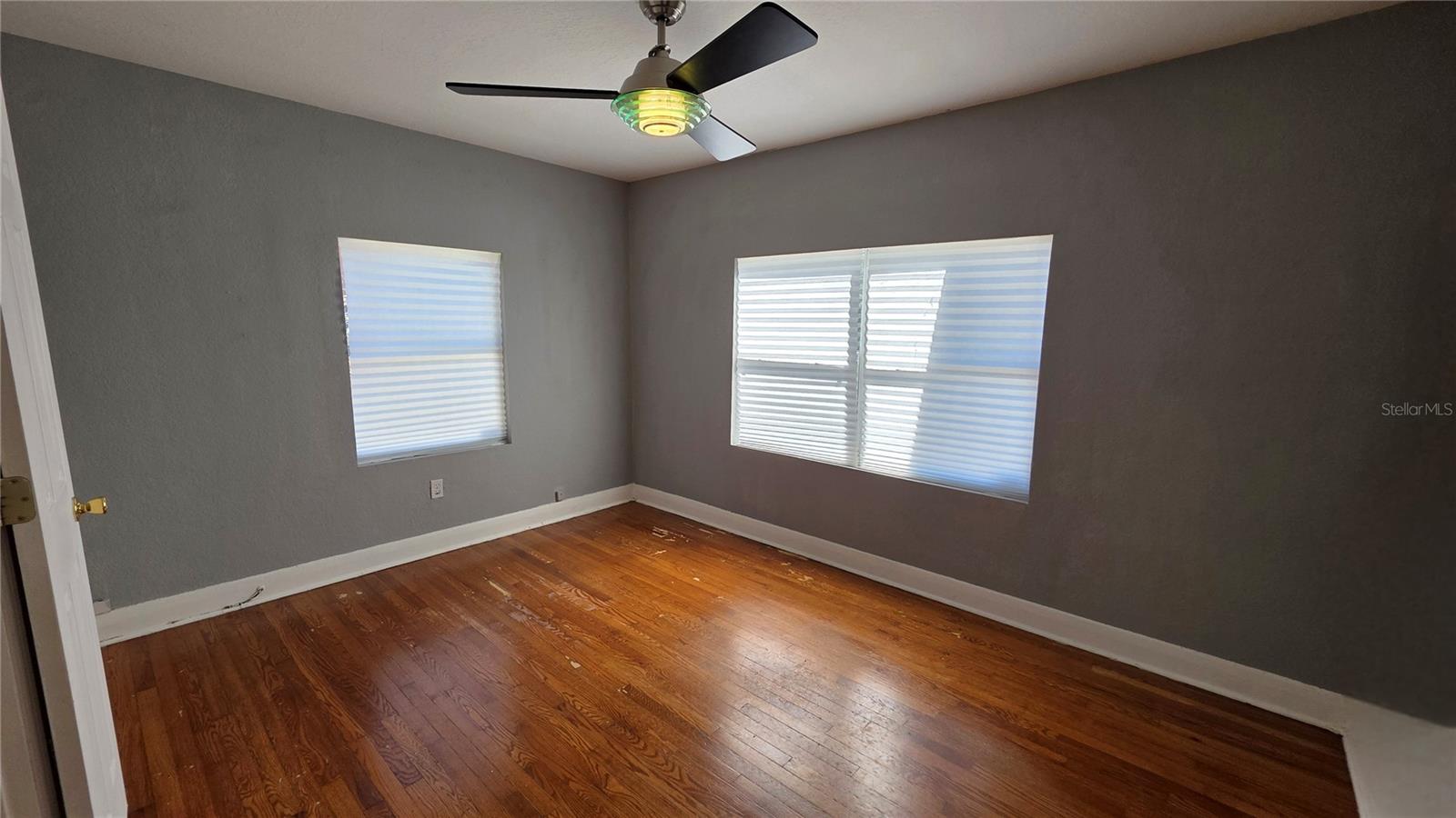 Image 16 of 32 For 936 Shadowlawn Avenue