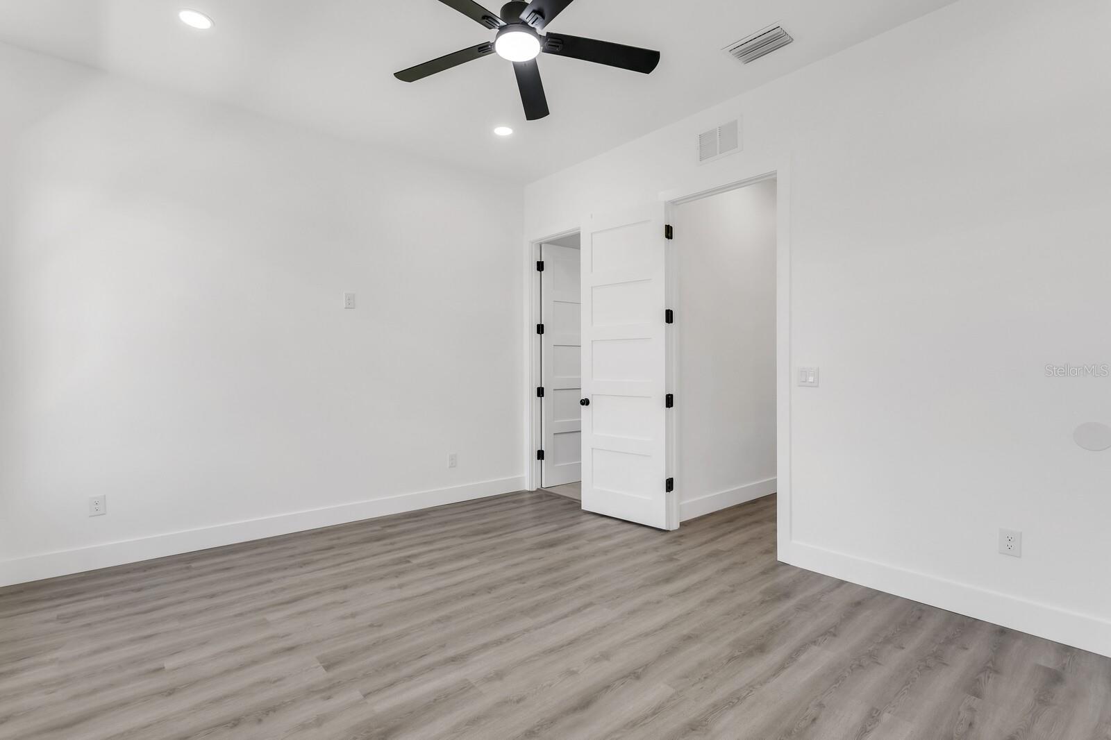 Image 19 of 36 For 7016 Mascotte Street 1