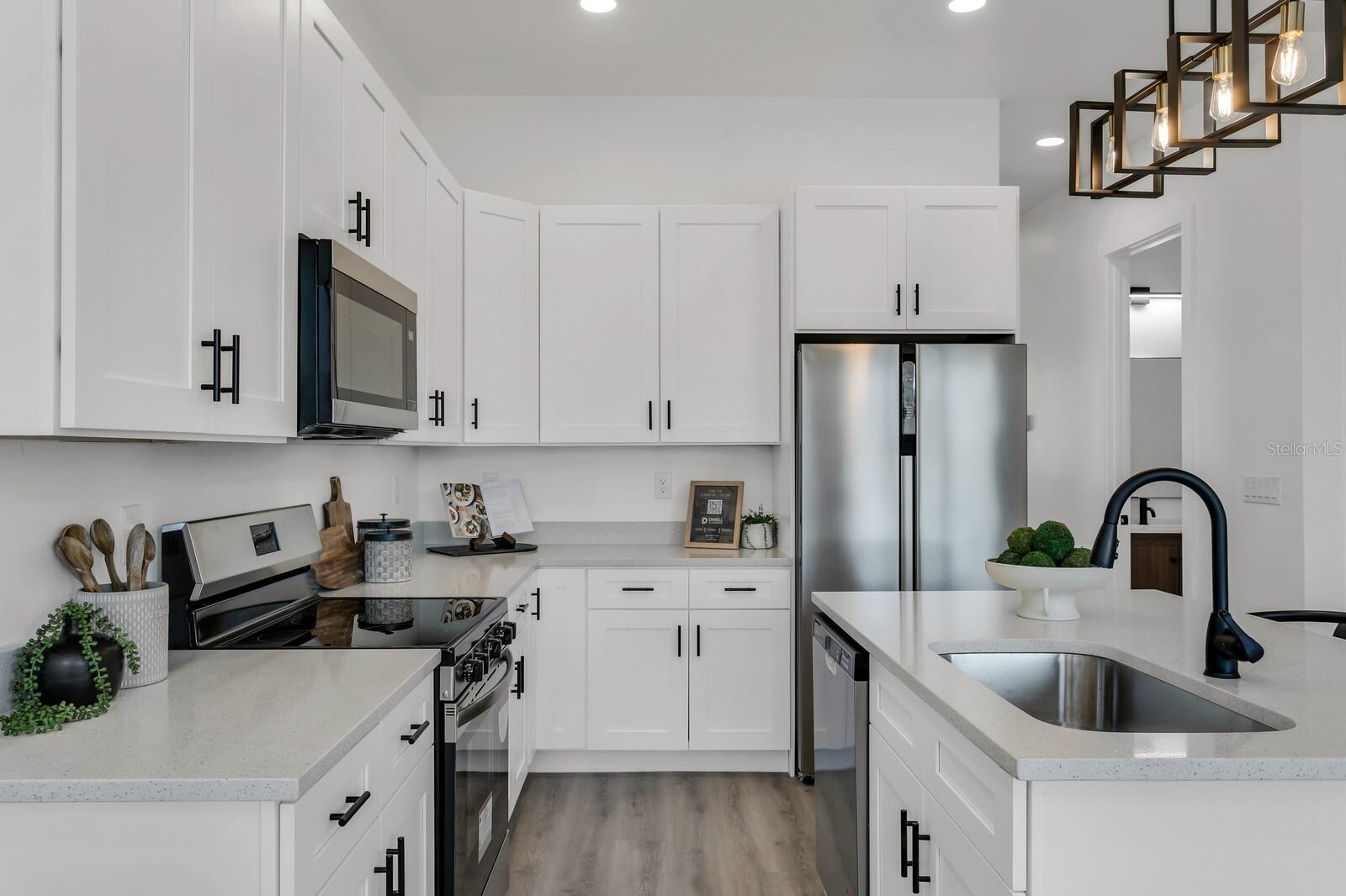 Image 5 of 36 For 7016 Mascotte Street 1