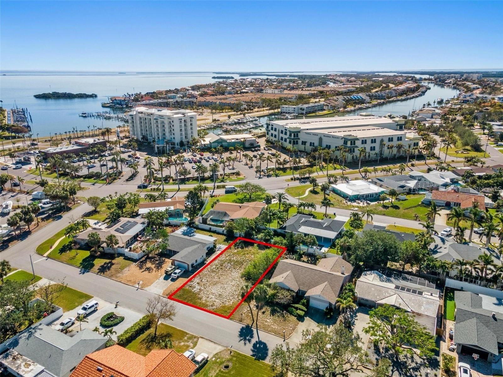 Image 4 of 10 For 164 2nd Street W