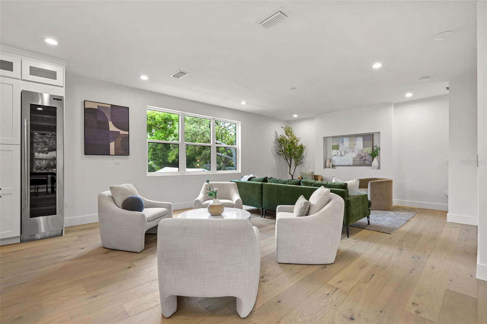 Image 14 of 73 For 3228 Oakellar Avenue