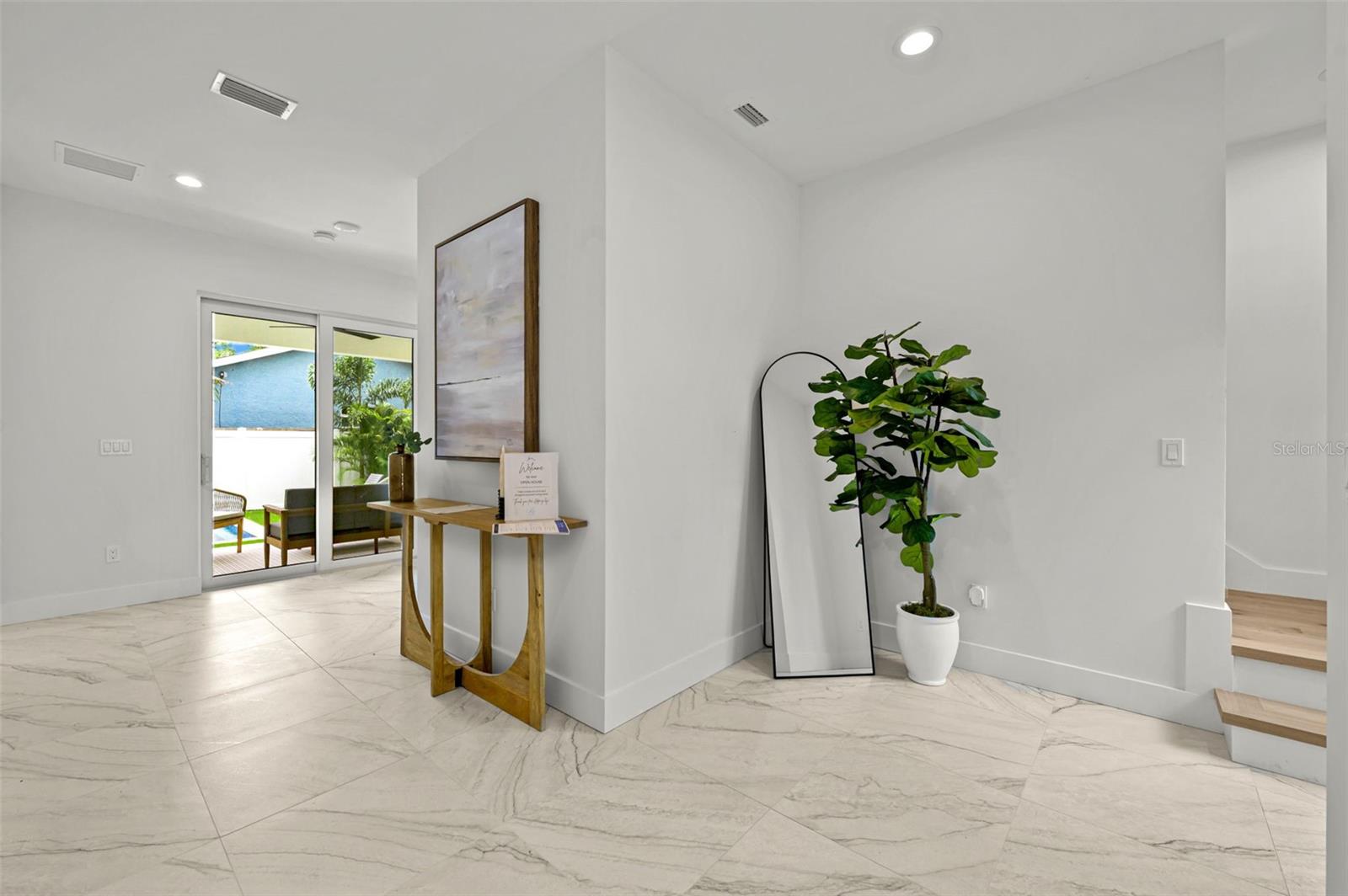 Image 3 of 73 For 3228 Oakellar Avenue