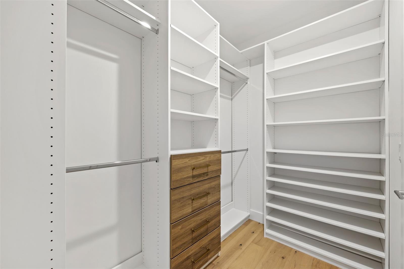 Image 31 of 73 For 3228 Oakellar Avenue