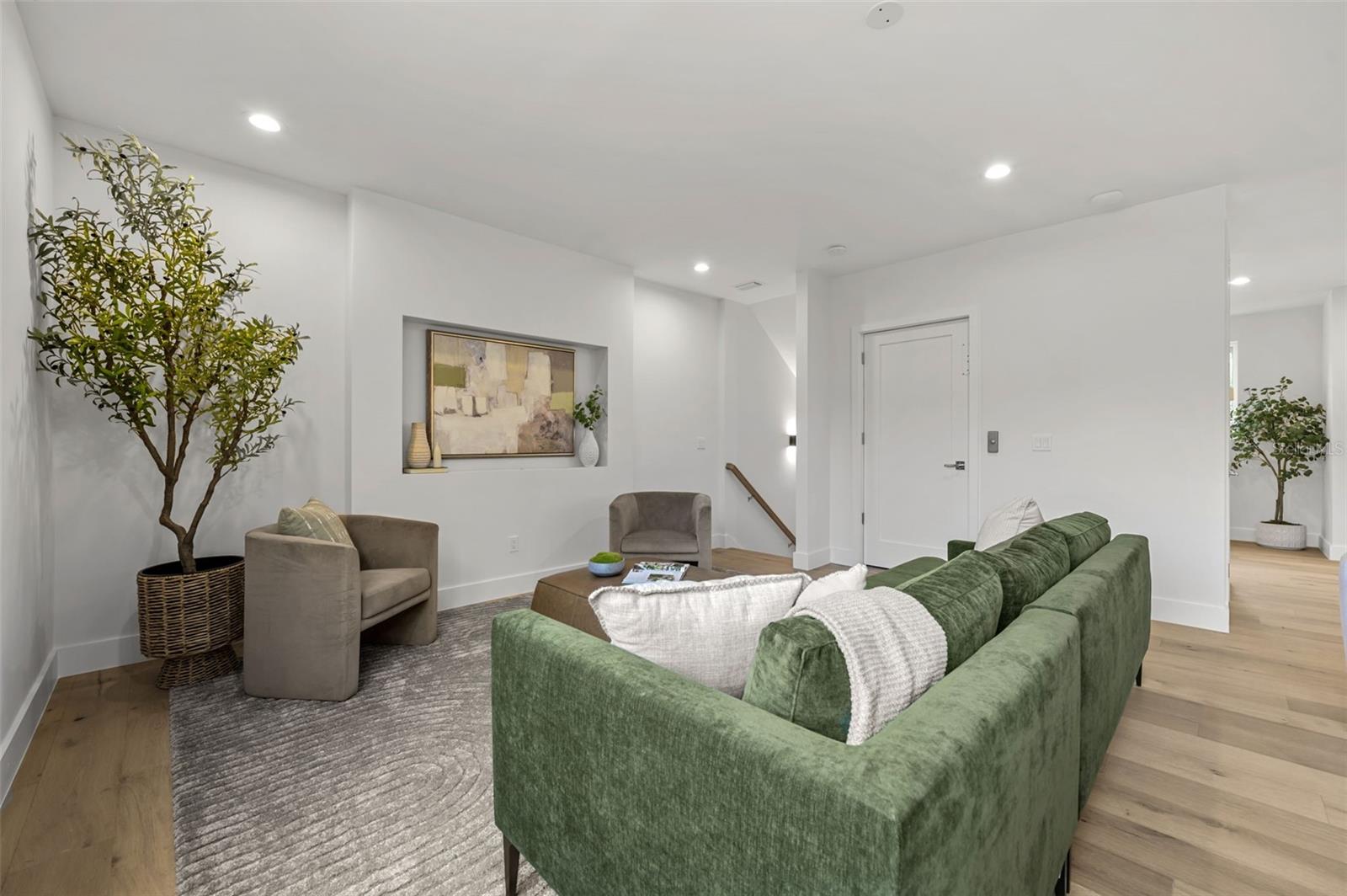 Image 9 of 73 For 3228 Oakellar Avenue