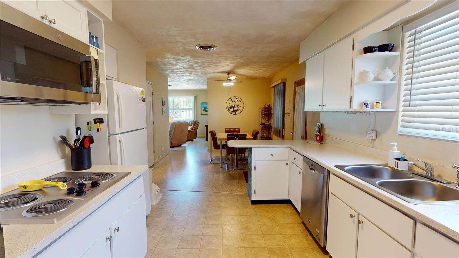 Image 12 of 53 For 1950 Golfview Boulevard