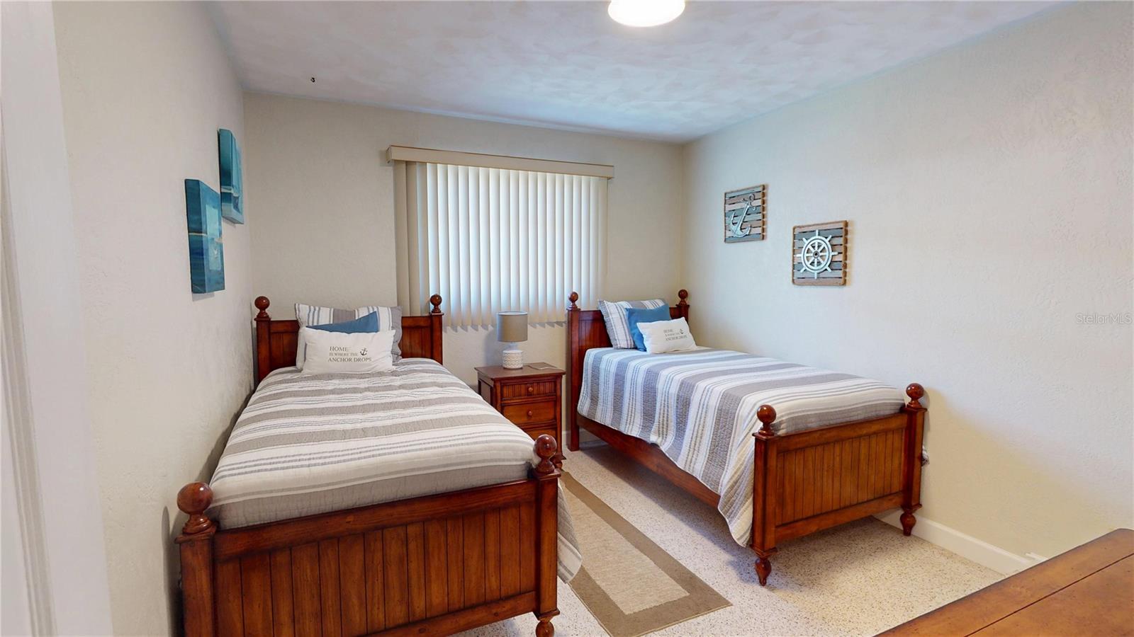 Image 13 of 53 For 1950 Golfview Boulevard