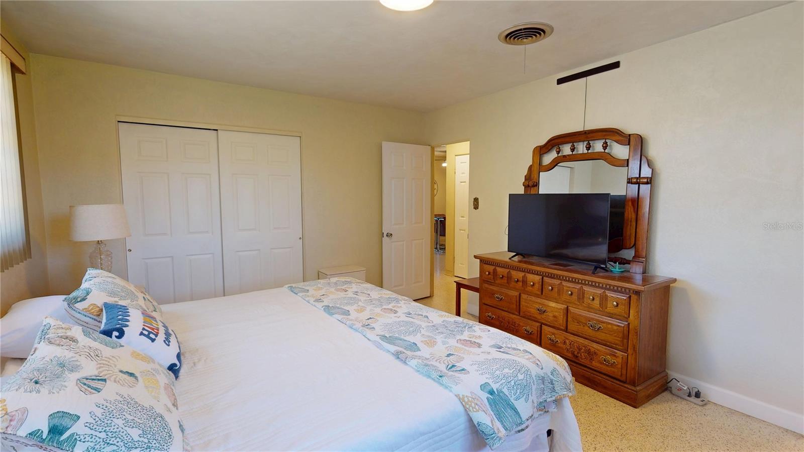 Image 18 of 53 For 1950 Golfview Boulevard