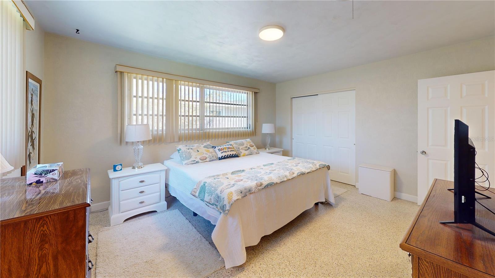 Image 26 of 53 For 1950 Golfview Boulevard