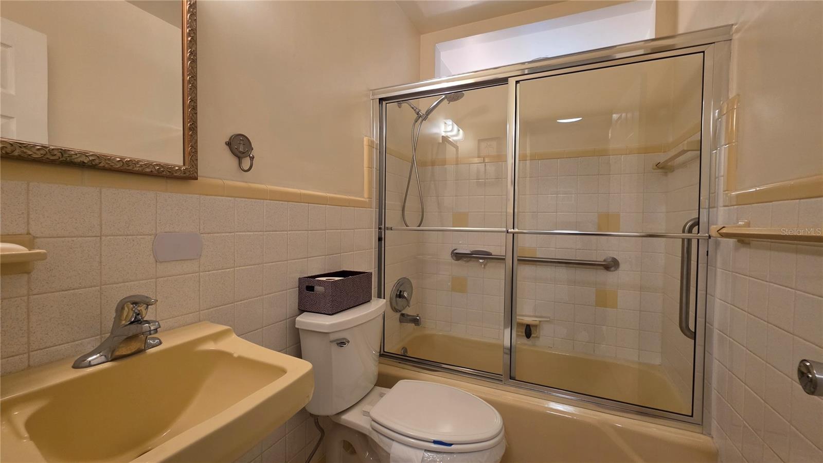 Image 35 of 53 For 1950 Golfview Boulevard