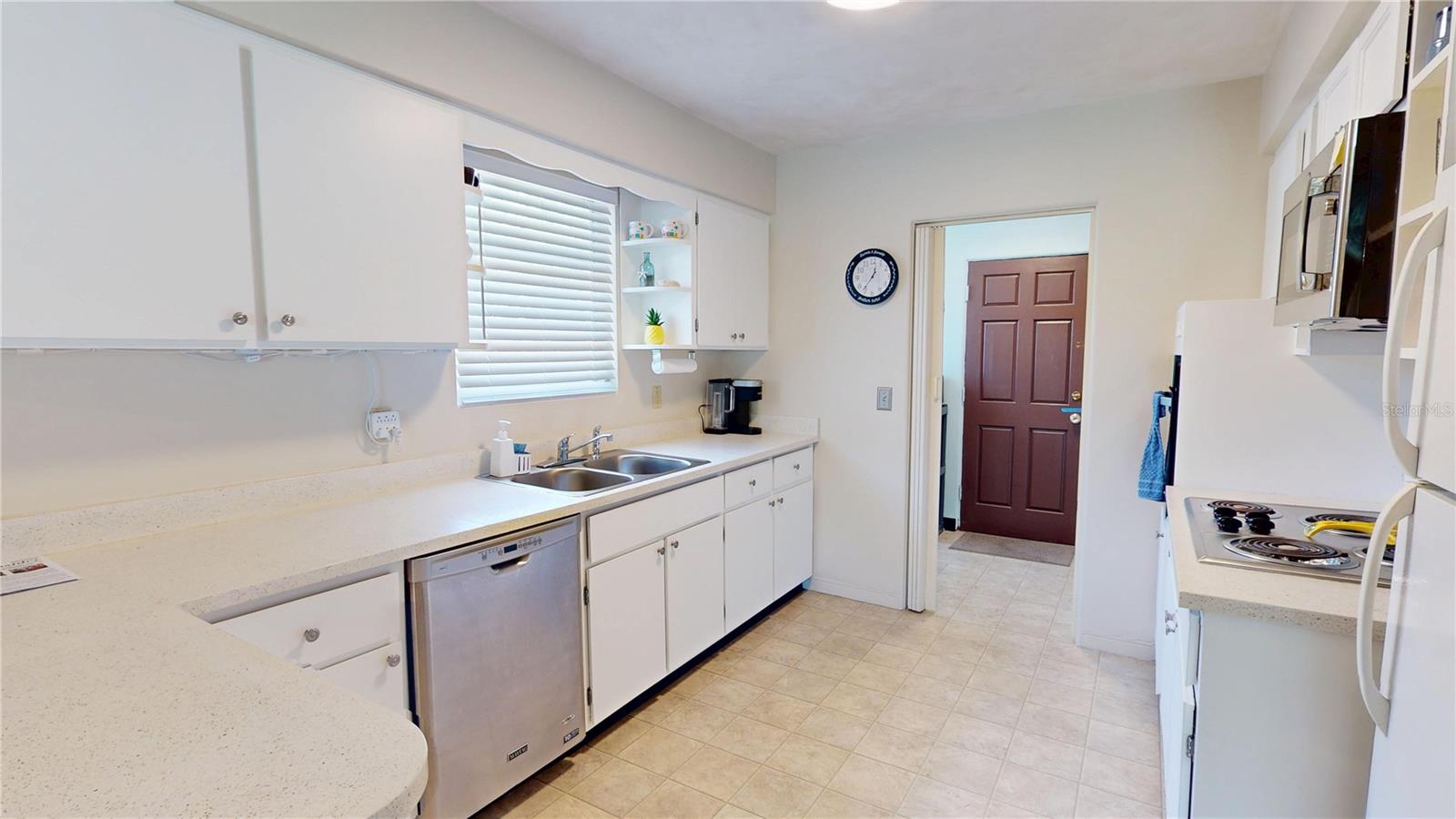 Image 9 of 53 For 1950 Golfview Boulevard