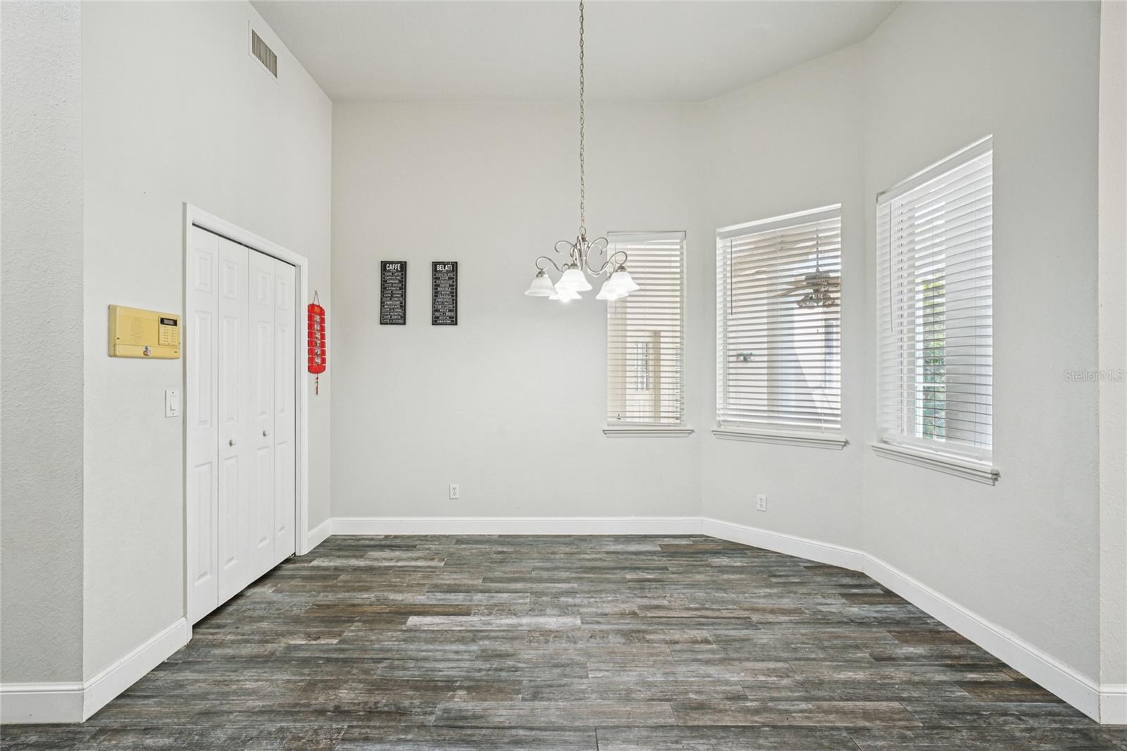 Image 37 of 89 For 4931 Turtle Creek Trail