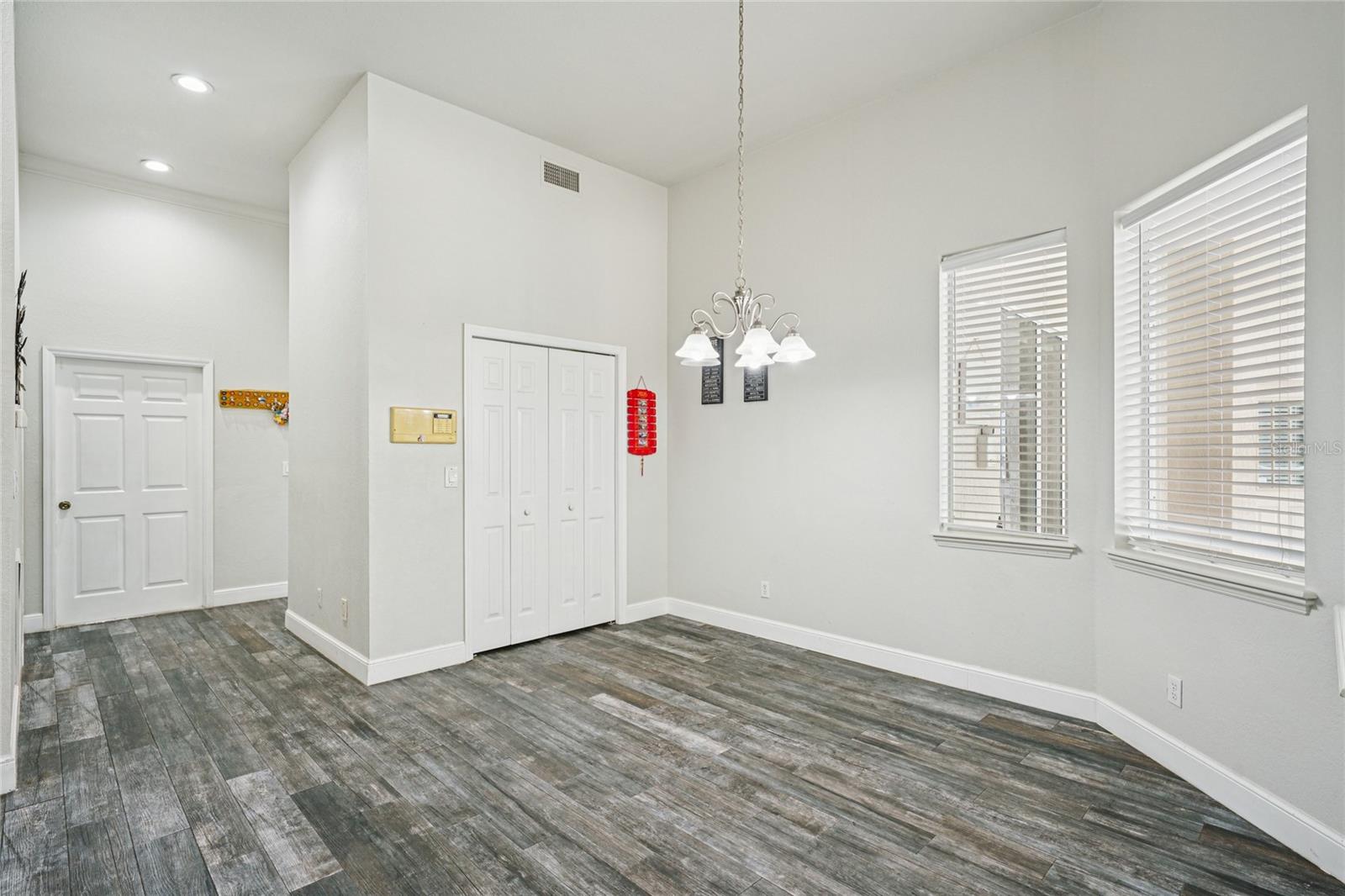 Image 38 of 89 For 4931 Turtle Creek Trail