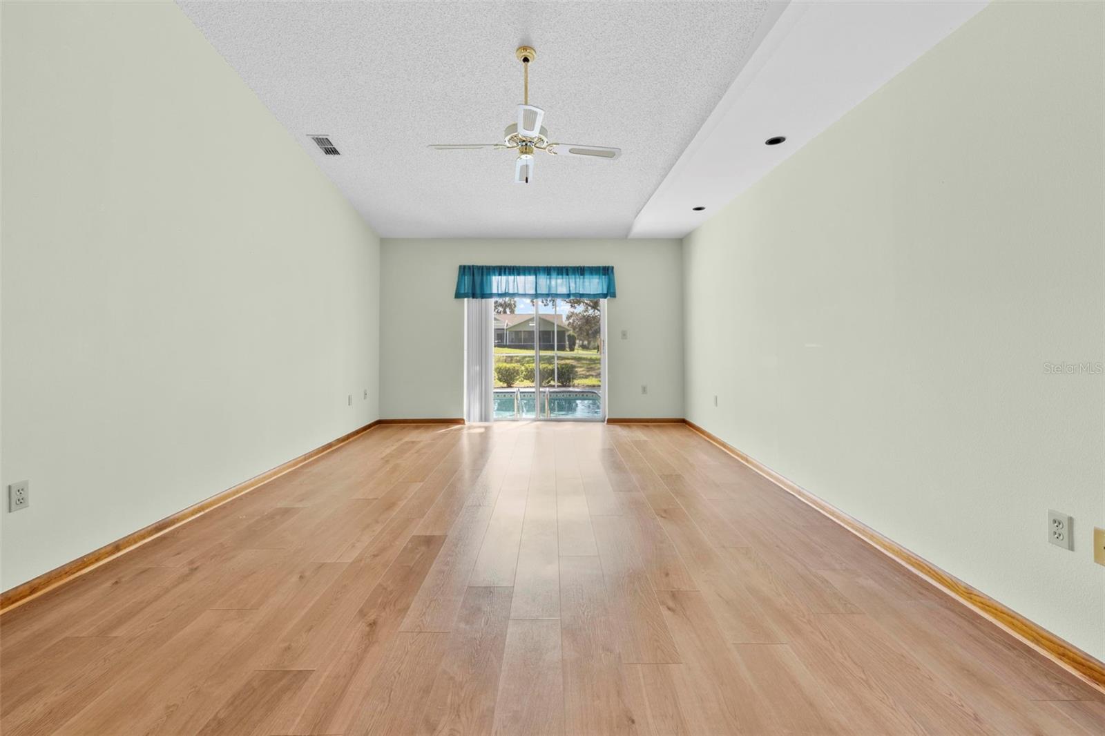 Image 18 of 39 For 1446 Cornell Avenue