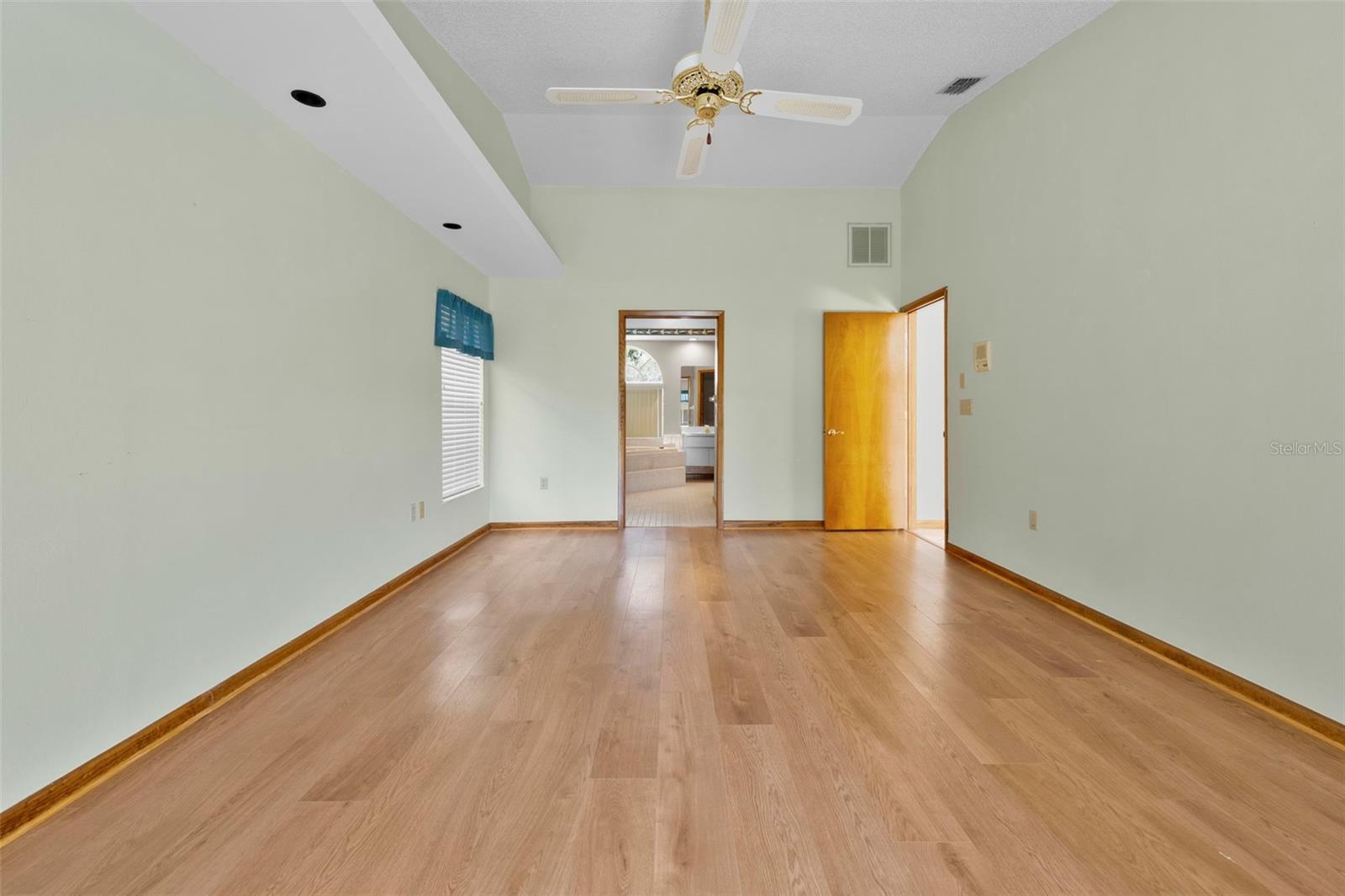 Image 19 of 39 For 1446 Cornell Avenue