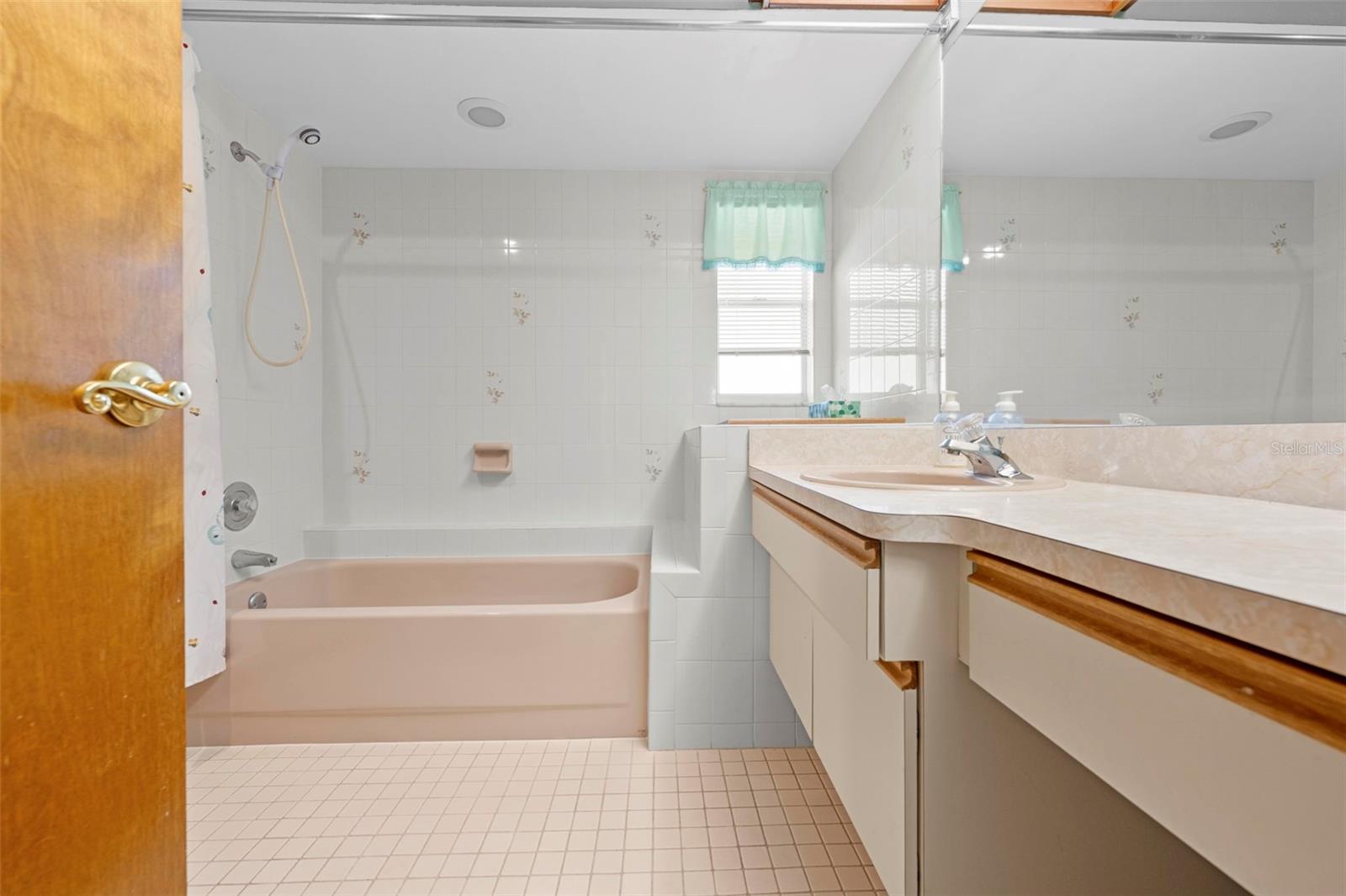 Image 27 of 39 For 1446 Cornell Avenue