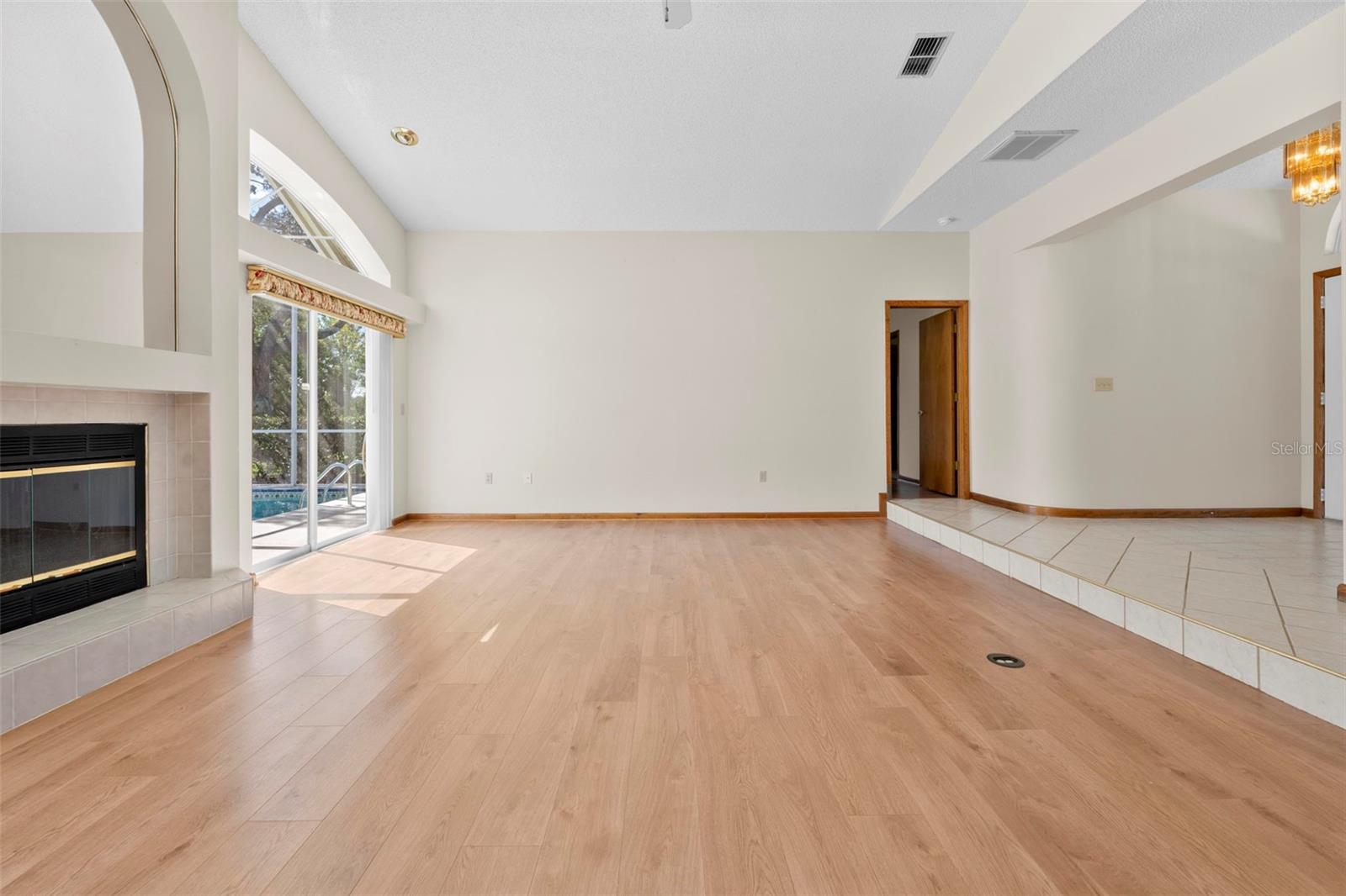 Image 9 of 39 For 1446 Cornell Avenue