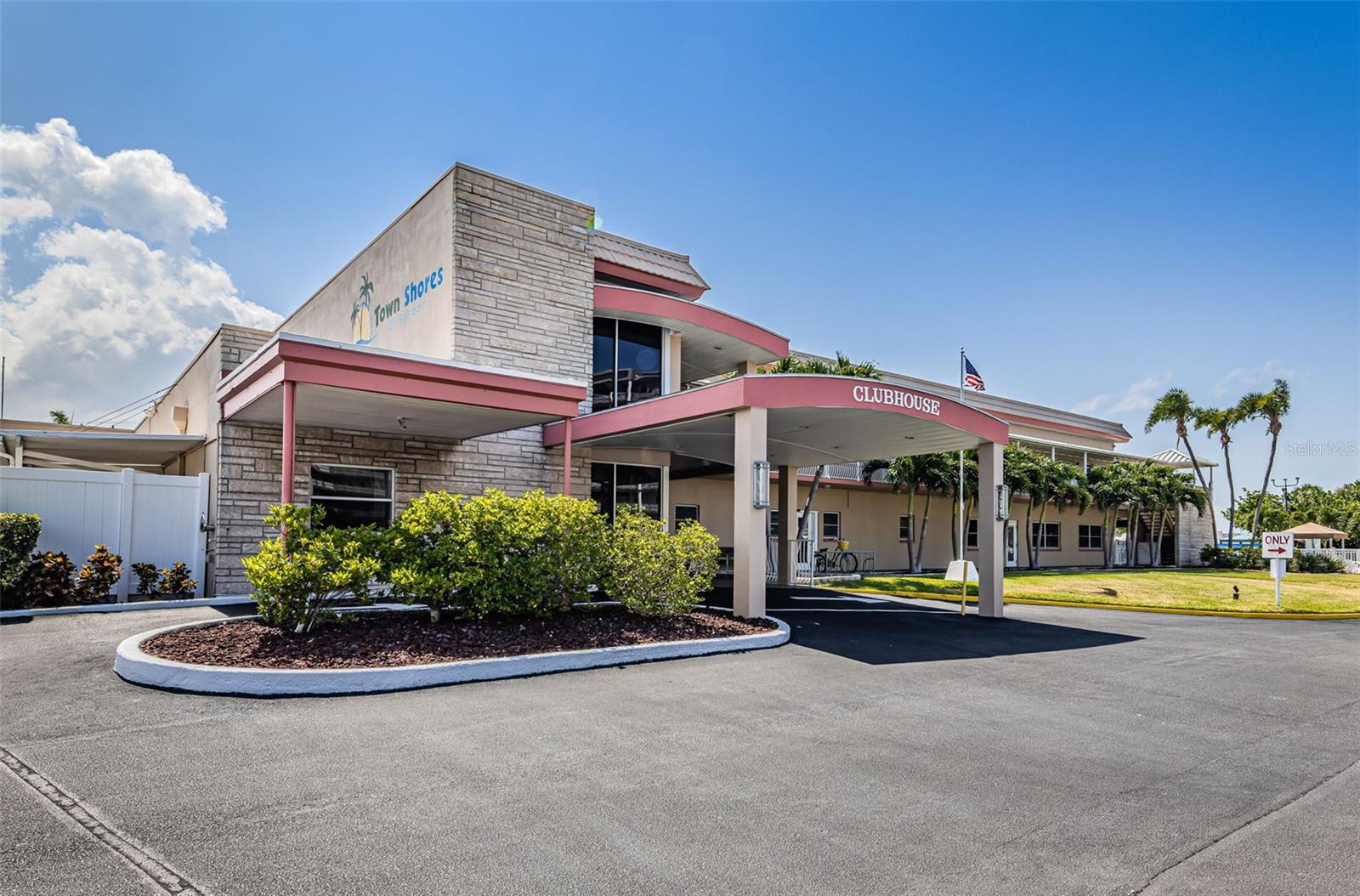 Image 42 of 68 For 2850 59th Street S 204