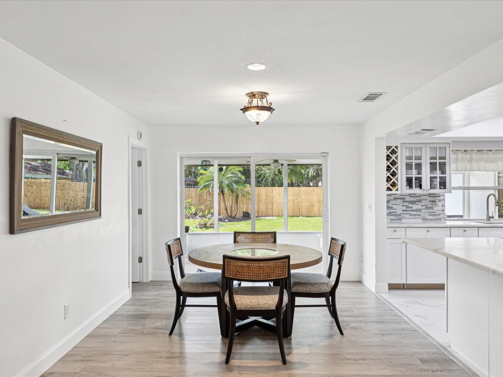 Image 12 of 42 For 1666 Dakota Avenue Ne