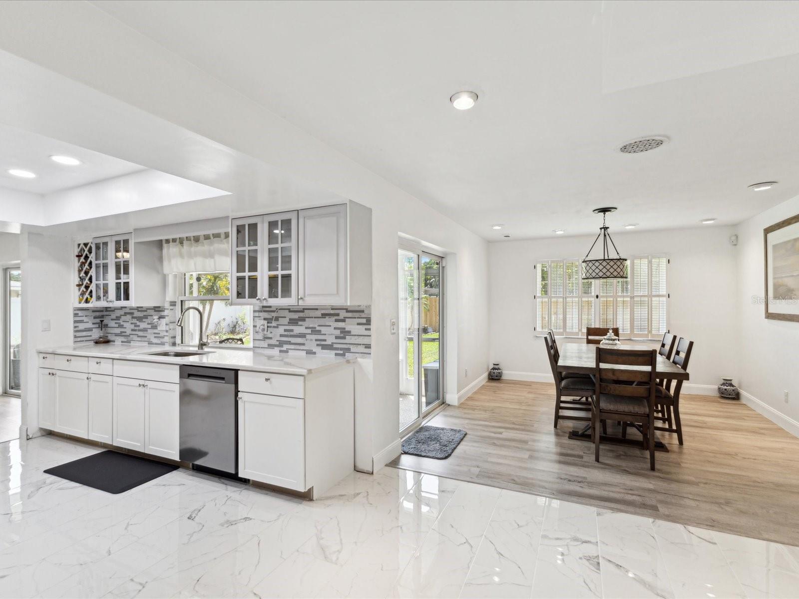 Image 13 of 42 For 1666 Dakota Avenue Ne