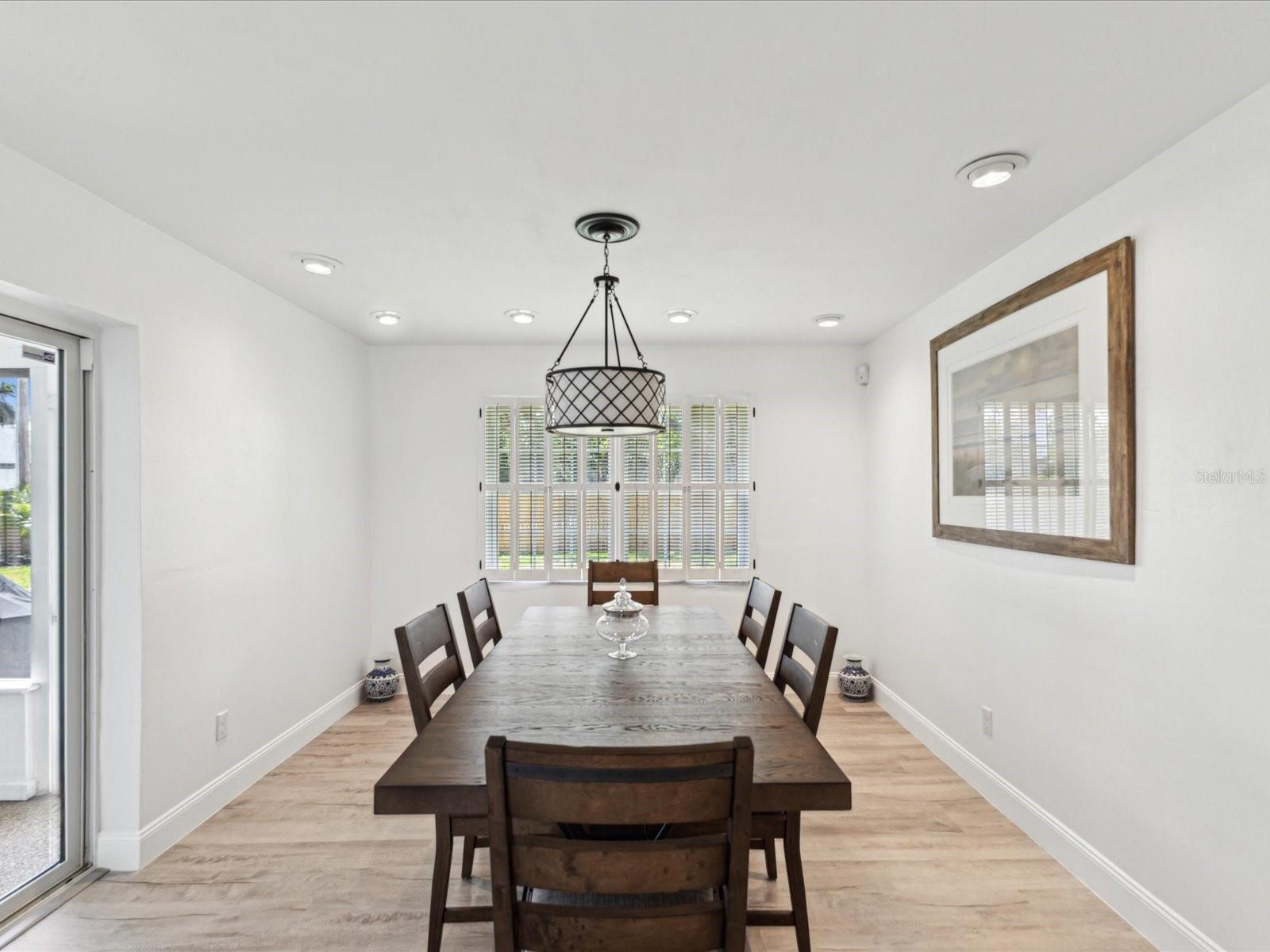 Image 14 of 42 For 1666 Dakota Avenue Ne