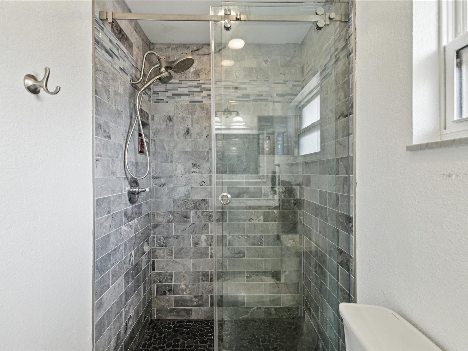 Image 19 of 42 For 1666 Dakota Avenue Ne