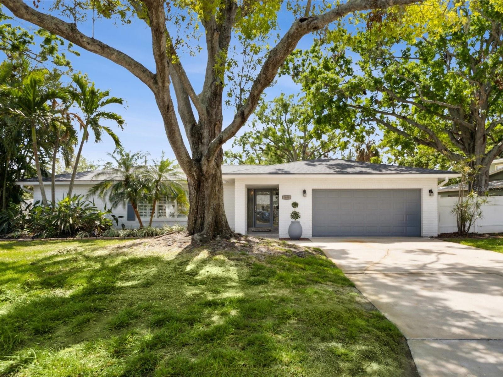 Image 2 of 42 For 1666 Dakota Avenue Ne