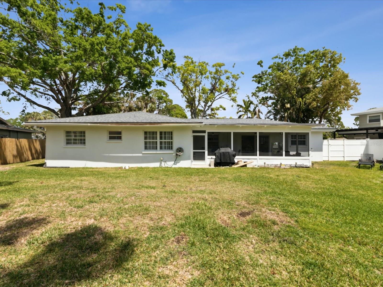 Image 30 of 42 For 1666 Dakota Avenue Ne